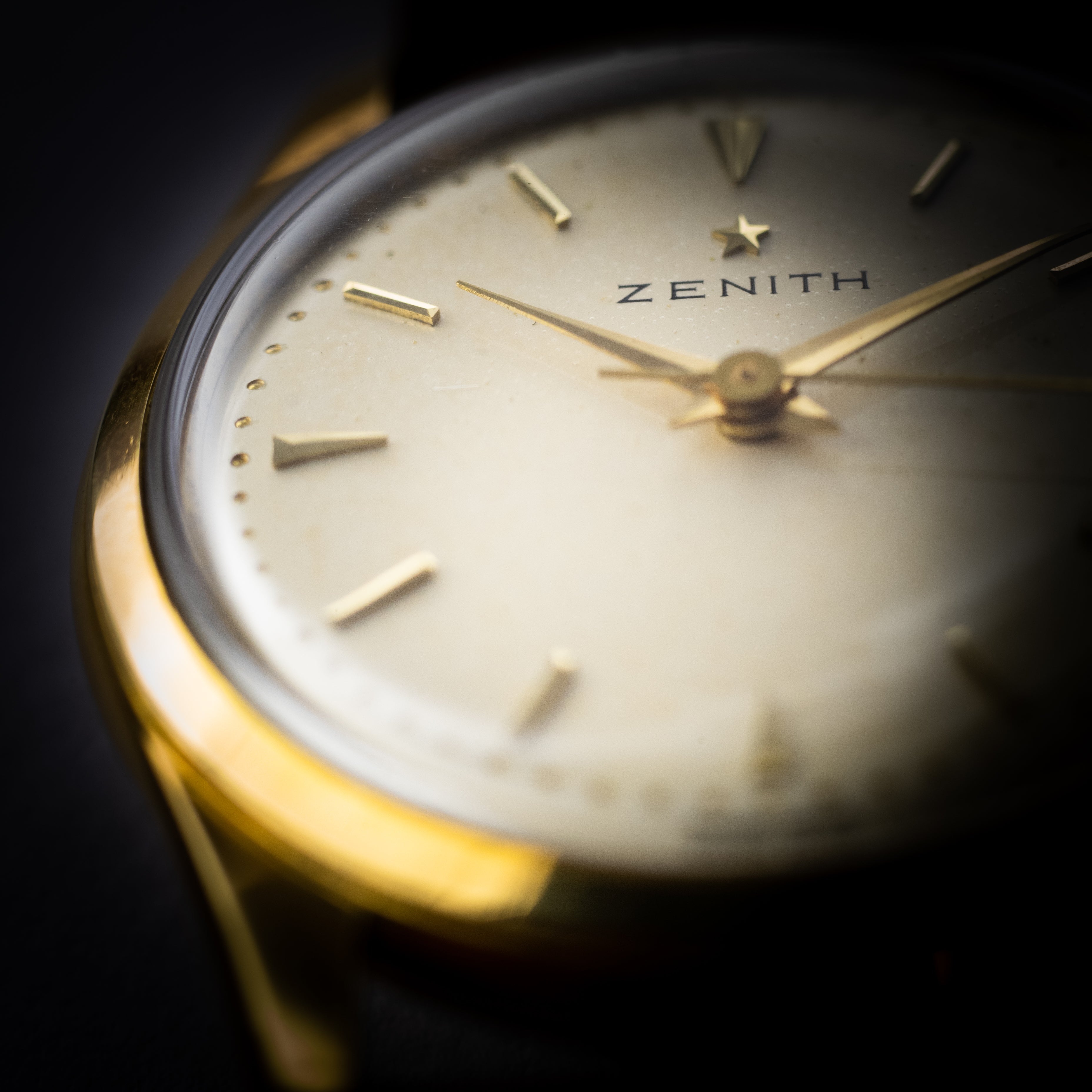 ZENITH 手巻き18KYG Cal.106-50-6 スクリューバック 1950年代製