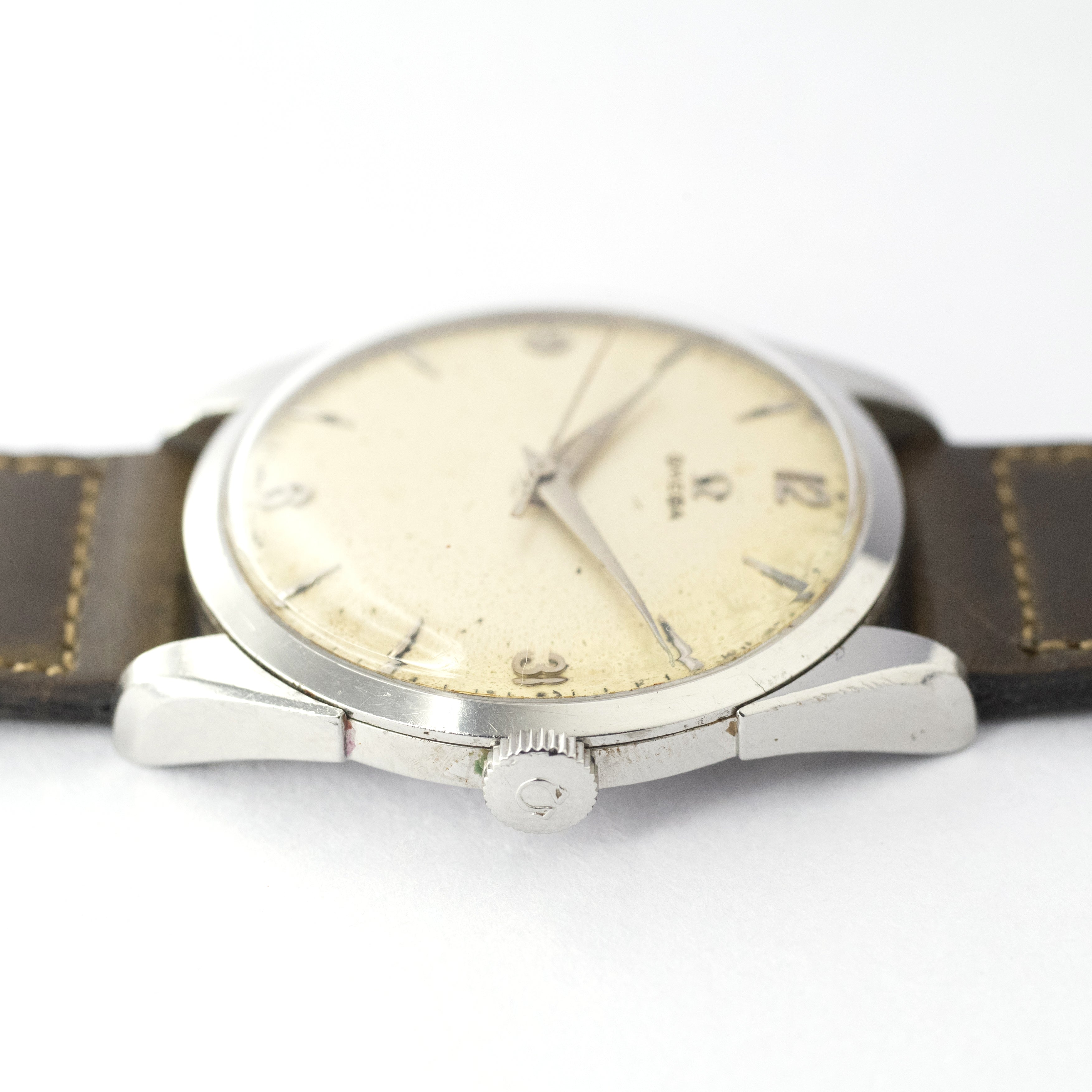 オメガ 30mmキャリバー 1958年製 ラウンド アイボリーダイヤル