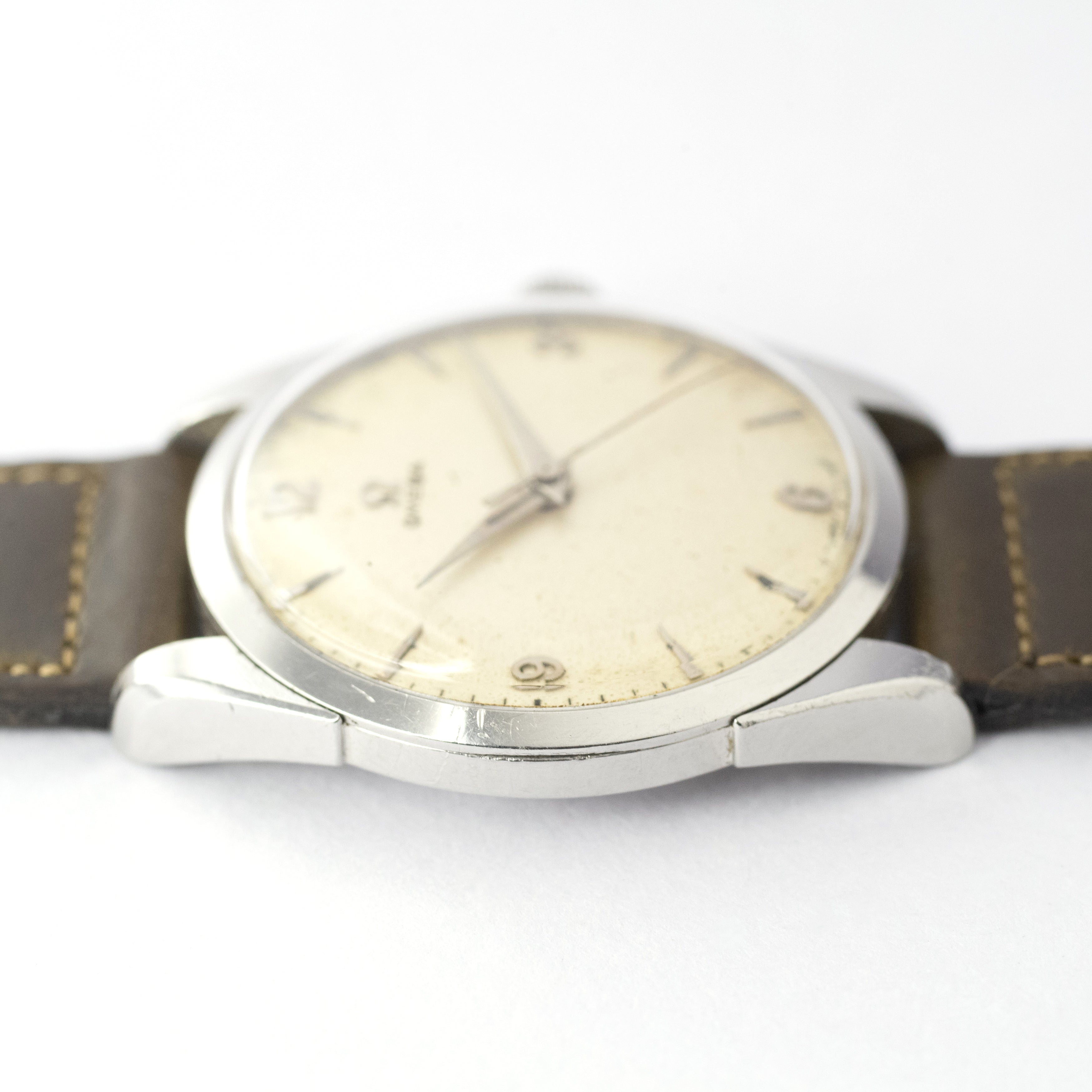 オメガ 30mmキャリバー 1958年製 ラウンド アイボリーダイヤル