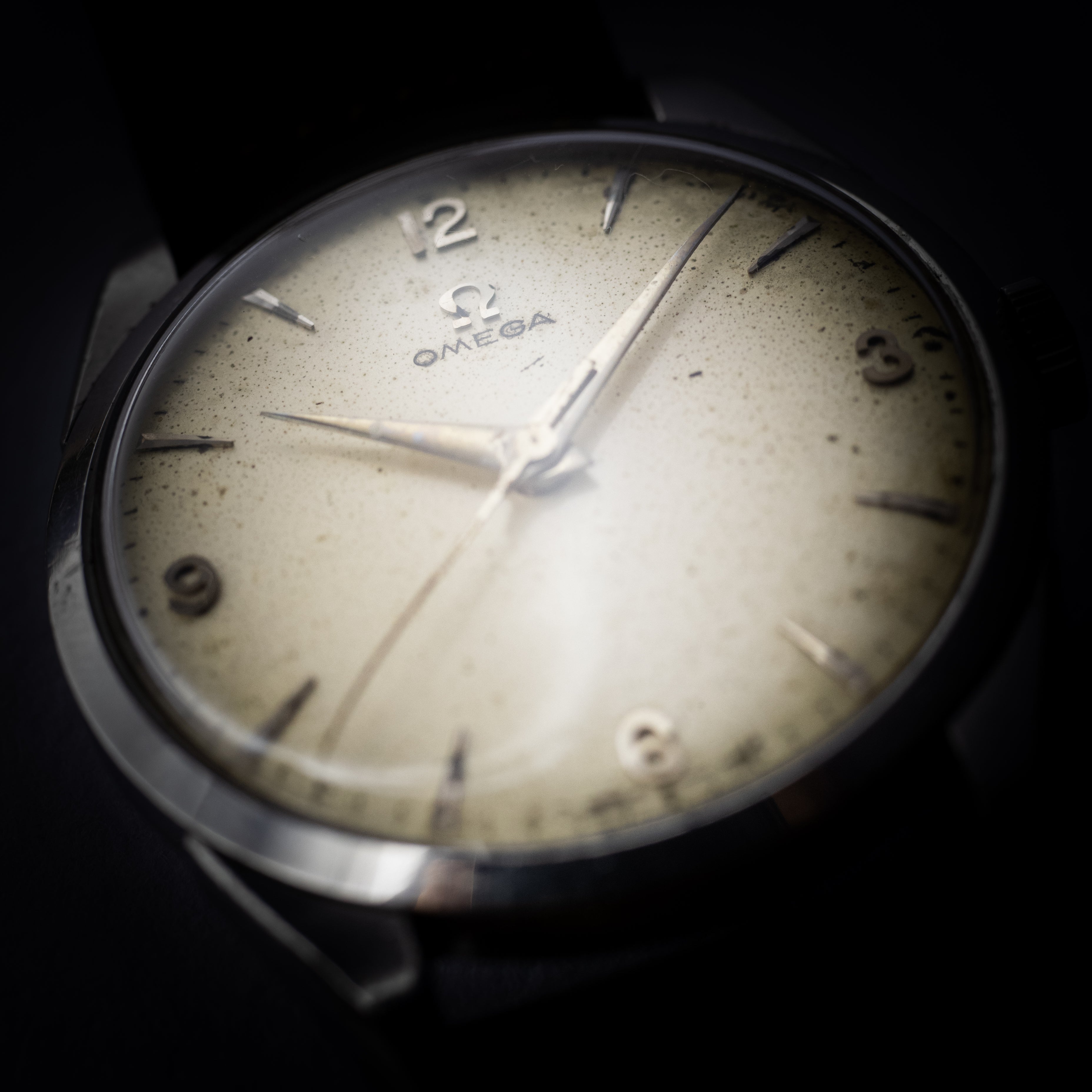 オメガ 30mmキャリバー 1958年製 ラウンド アイボリーダイヤル