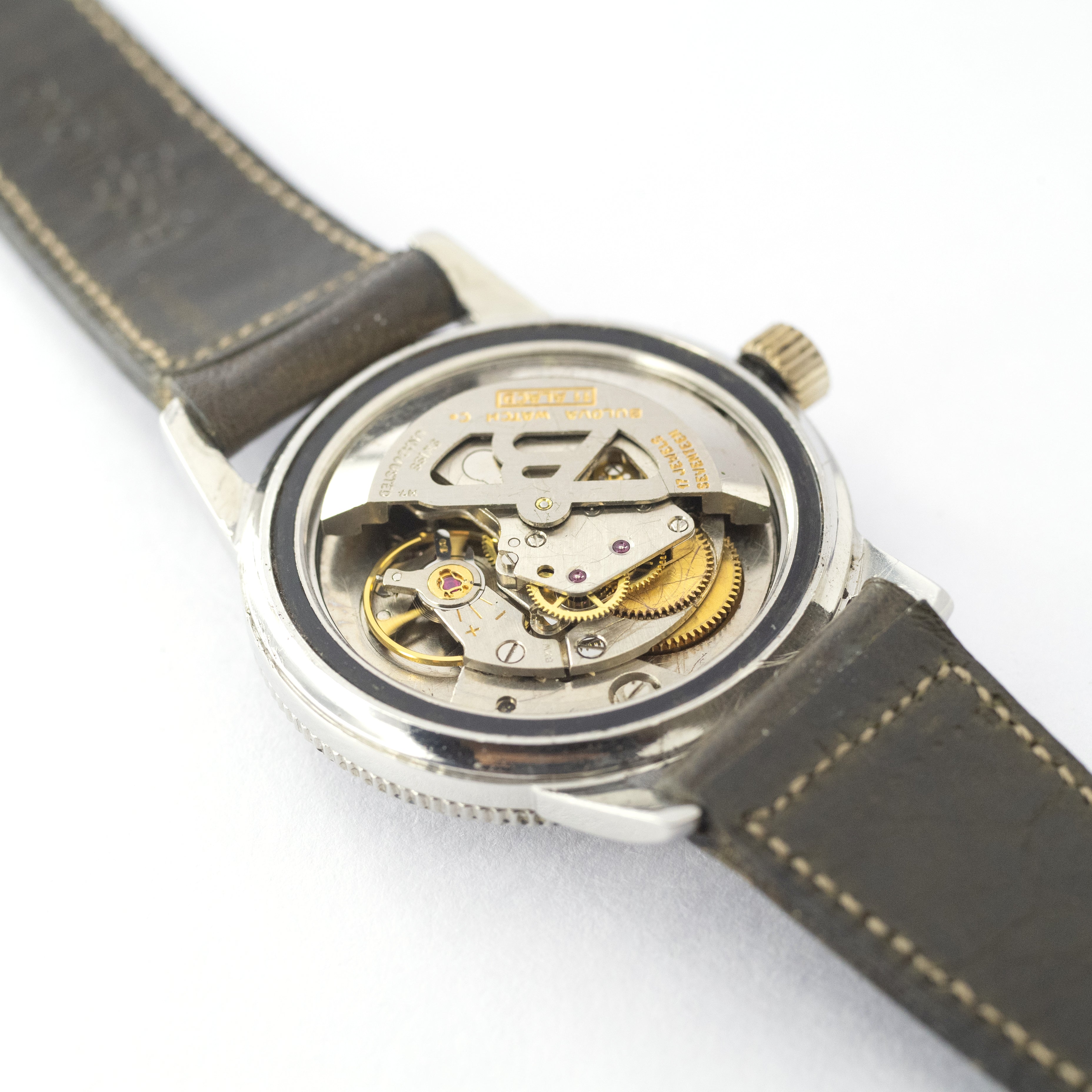 ブローバ 1968年製 ダイバーズウォッチ 回転ベゼル ミラーダイヤル