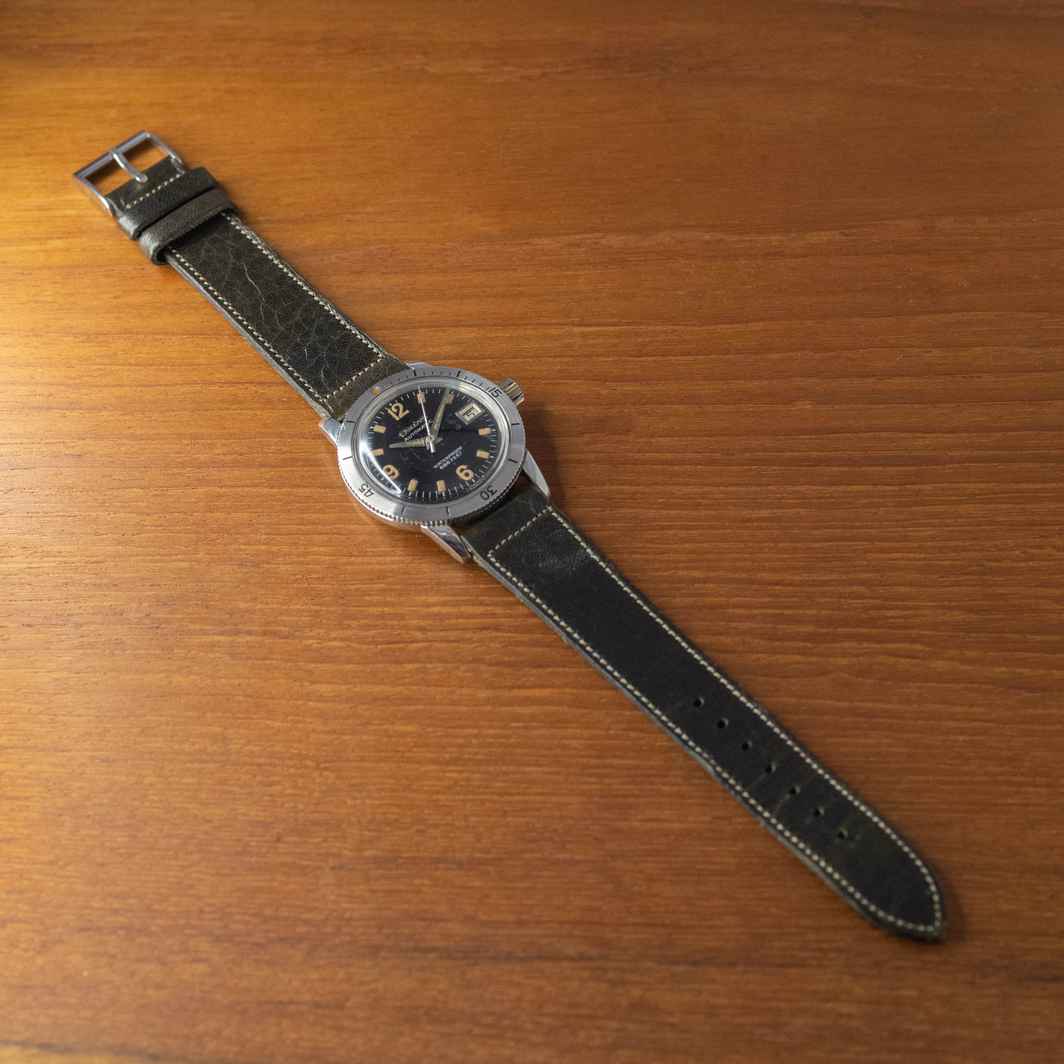 ブローバ 1968年製 ダイバーズウォッチ 回転ベゼル ミラーダイヤル