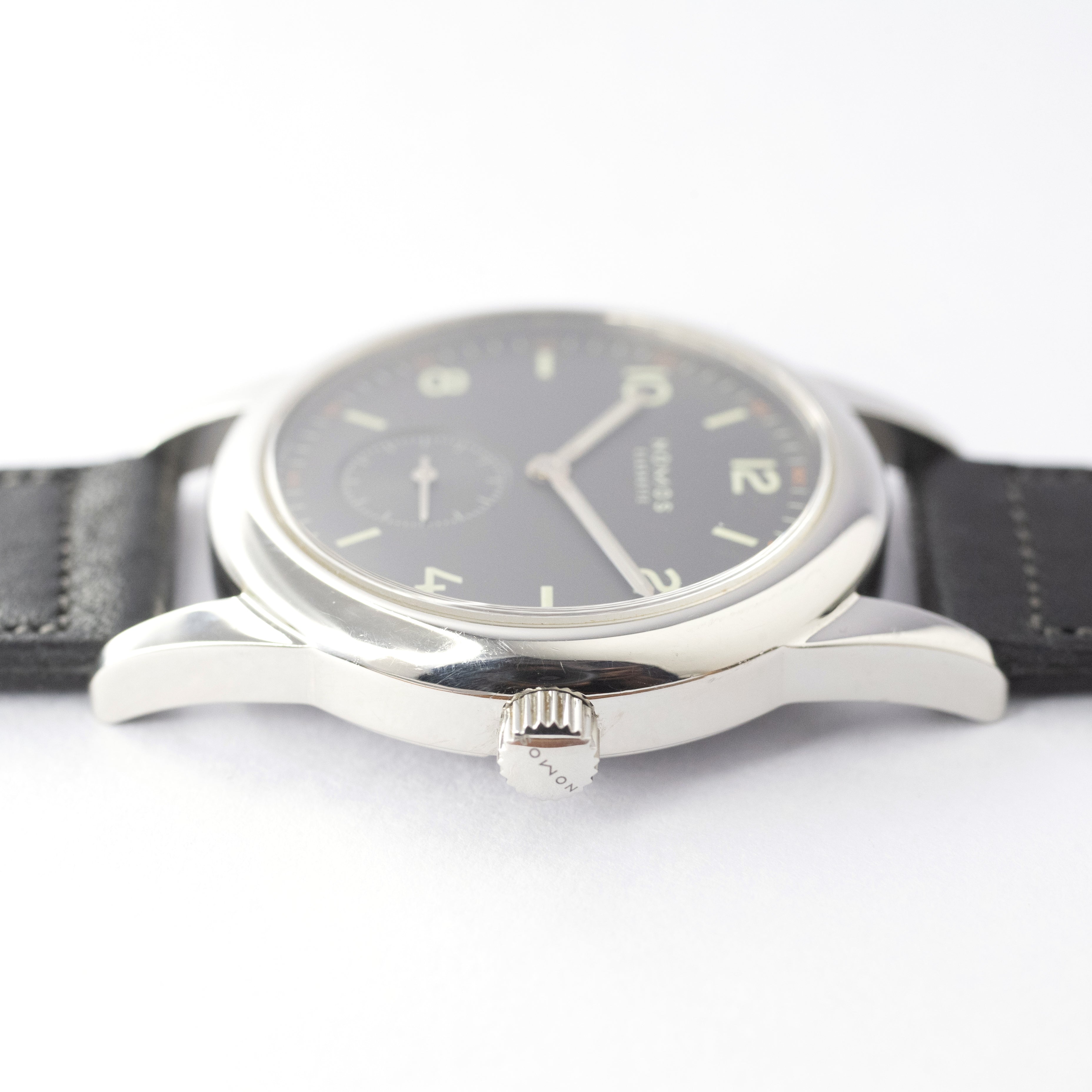 ノモス グラスヒュッテ クラブ 手巻き 飛びアラビアグレーダイヤル 2000年代