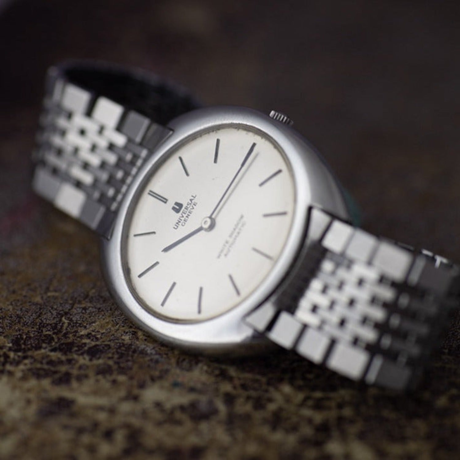 ユニバーサルジュネーブ ホワイトシャドウ 1970年代