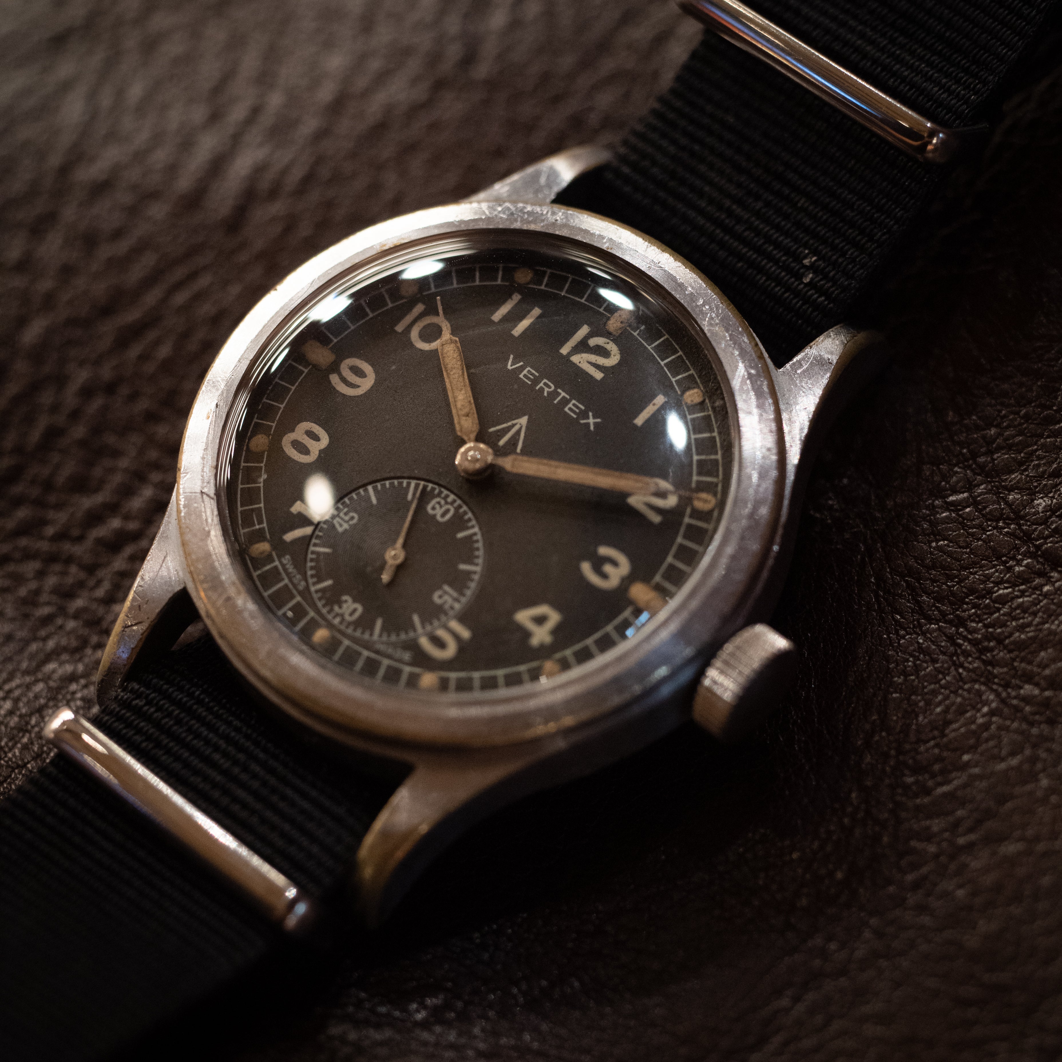 VERTEX イギリス軍用時計 ブロードアロー W.W.W.1940年代製 ダーティーダース
