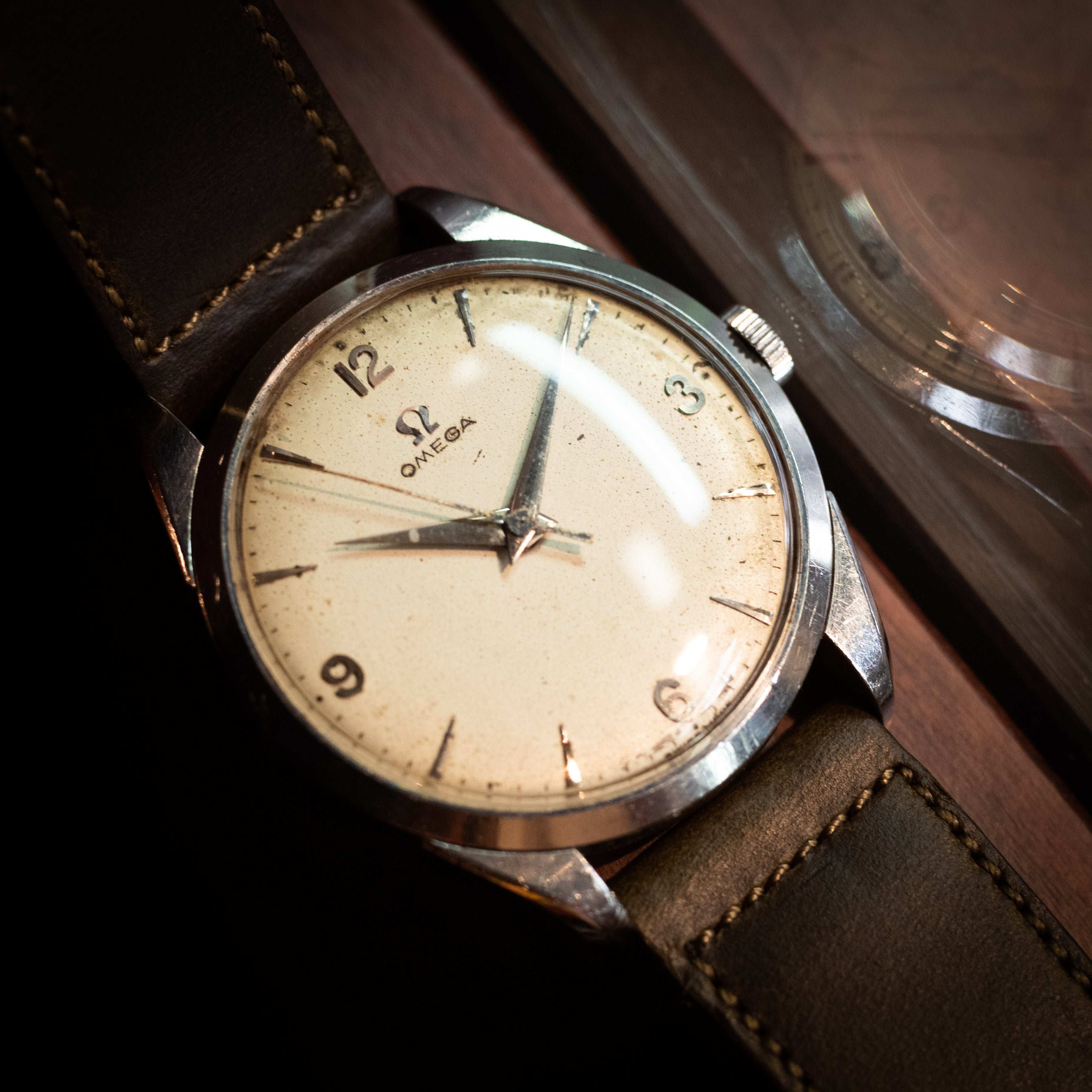 オメガ 30mmキャリバー 1958年製 ラウンド アイボリーダイヤル