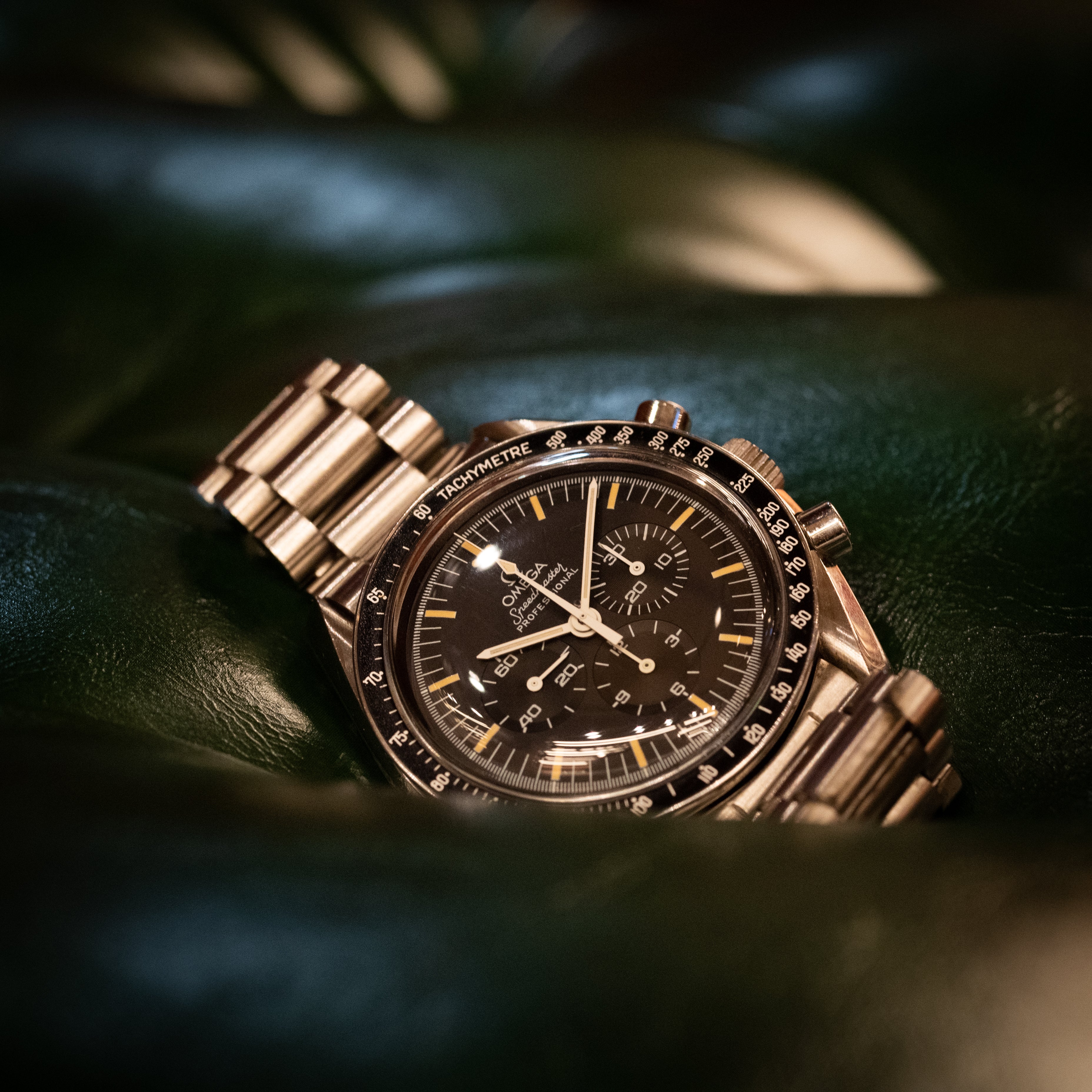 オメガ 1988年製 スピードマスタープロフェッショナル5thモデル 下がりr希少3連ブレス