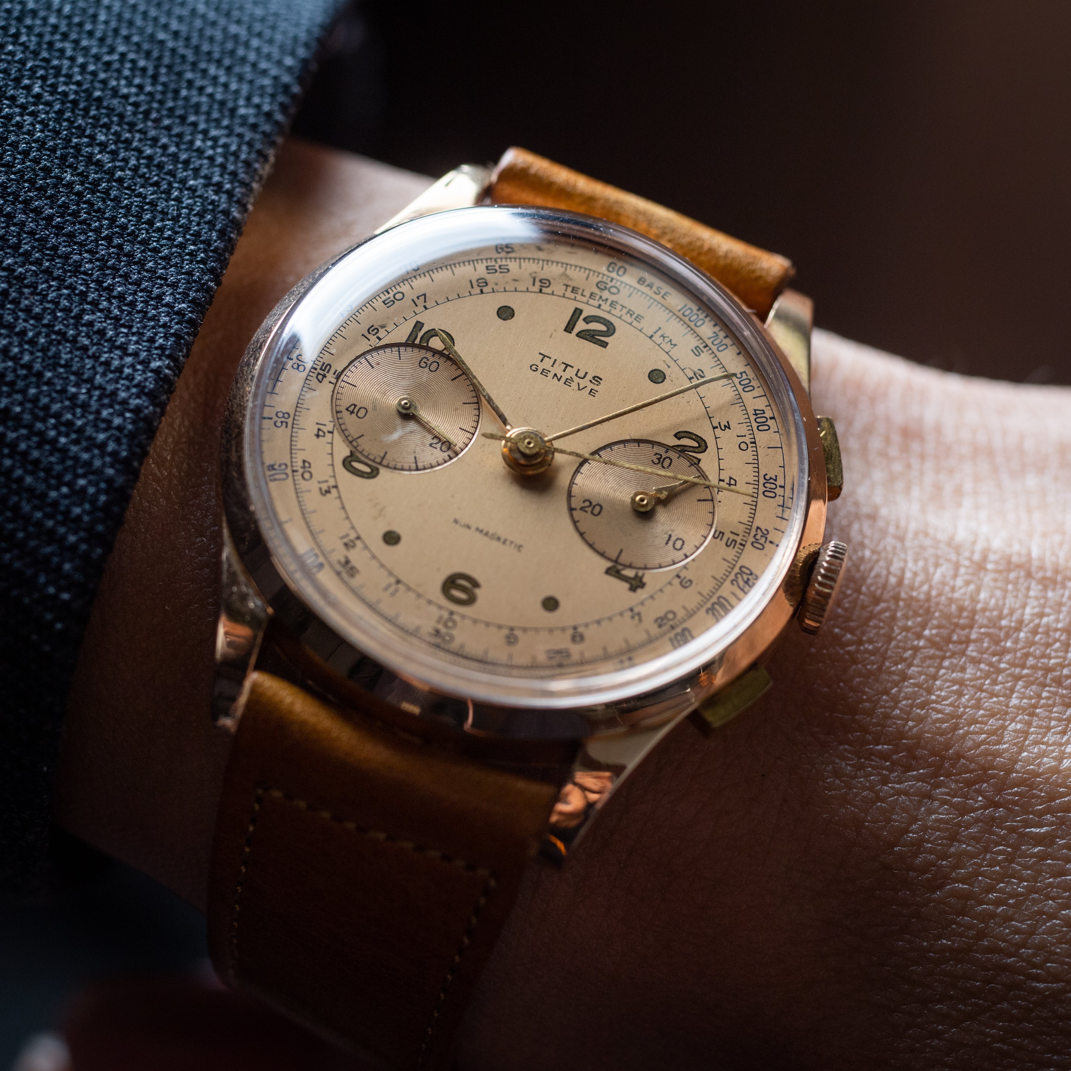 チタス18金無垢ツーレジスタークロノグラフ 1940年代