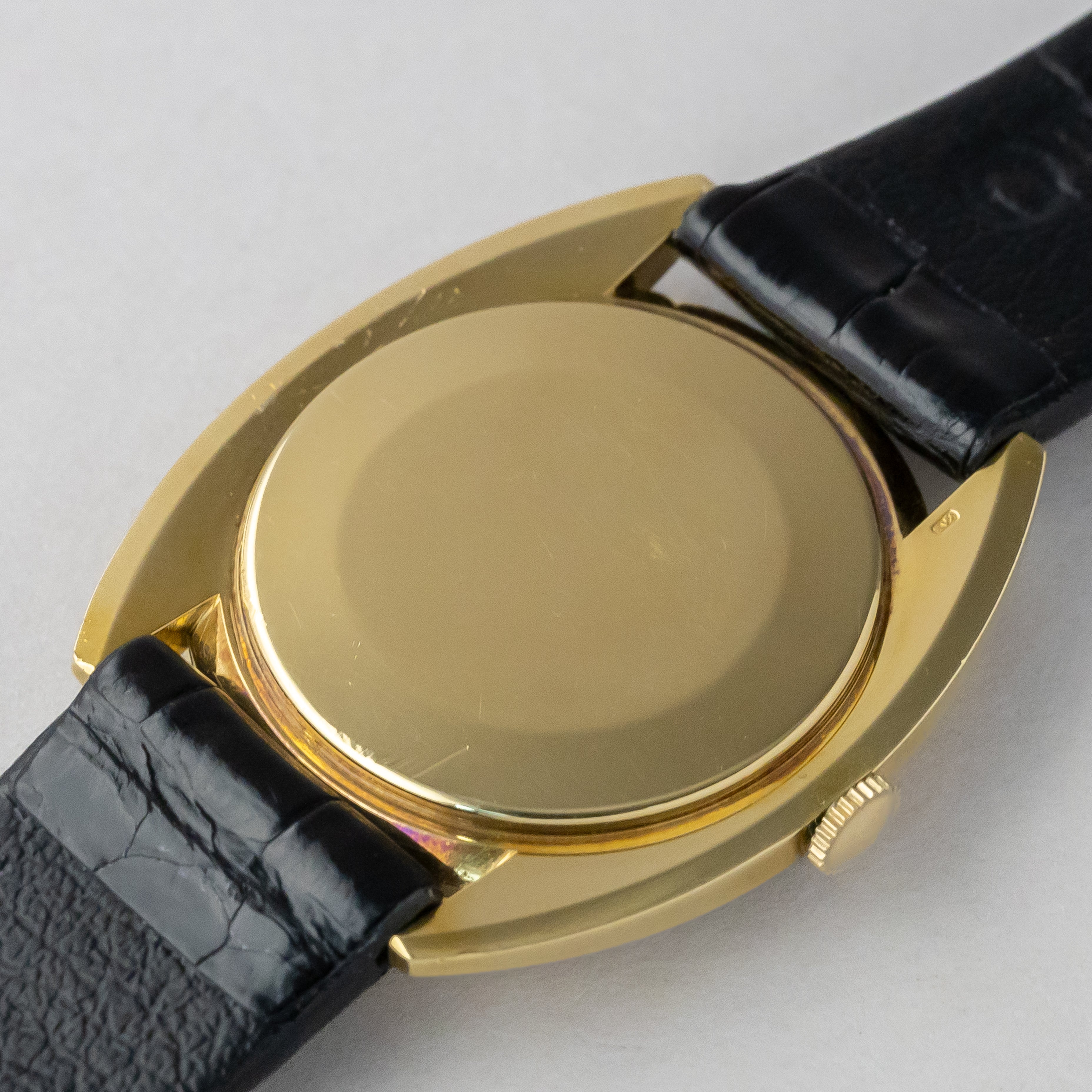 IWC 18金無垢ケース 1967年製 Cal.402 手巻き式 オリジナルダイヤル