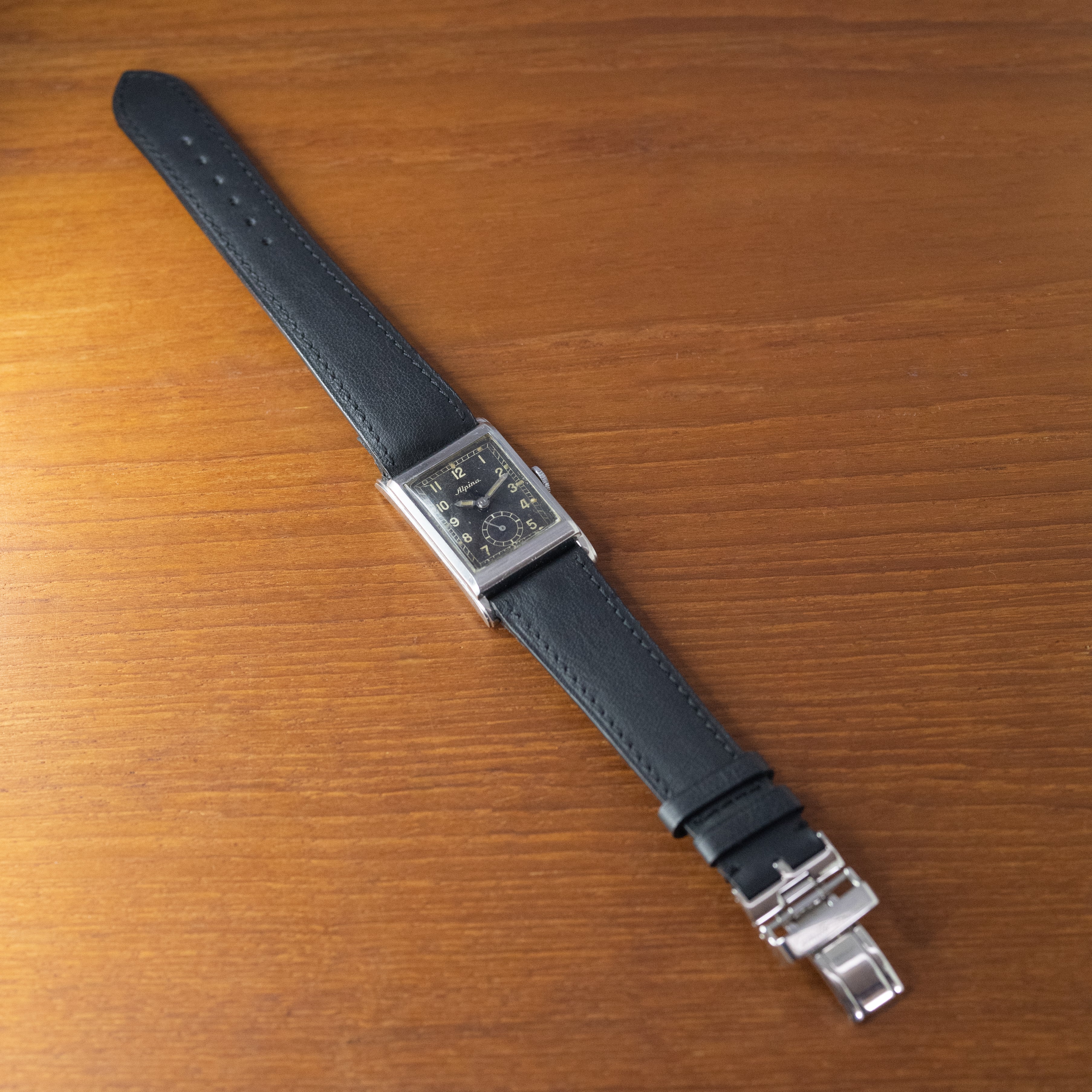 アルピナ レクタンギュラー 手巻き ブラックアラビアダイヤル 1930年代