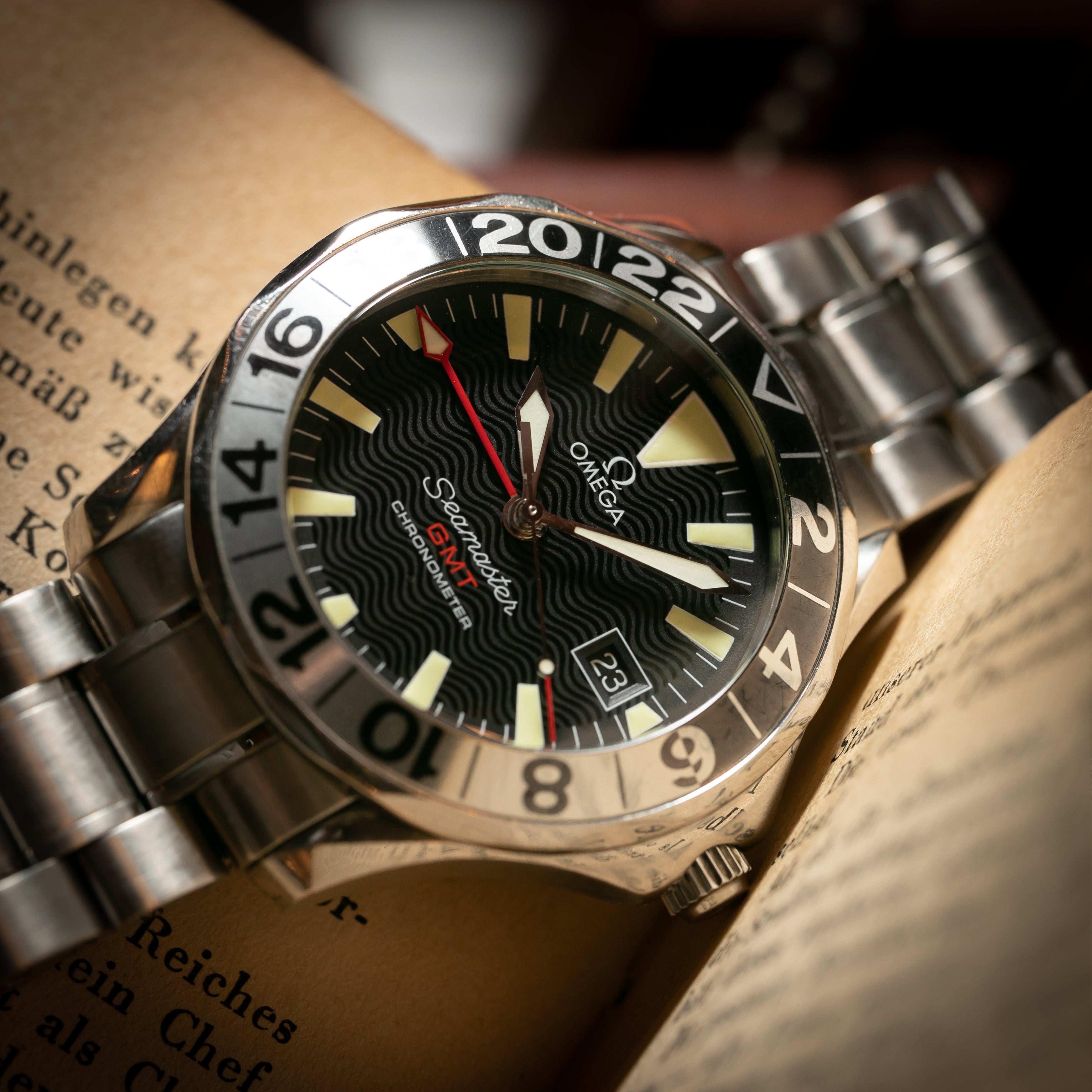 オメガ シーマスターGMT 2000年製/平成12年製 ギャランティー、説明書、タグ付き