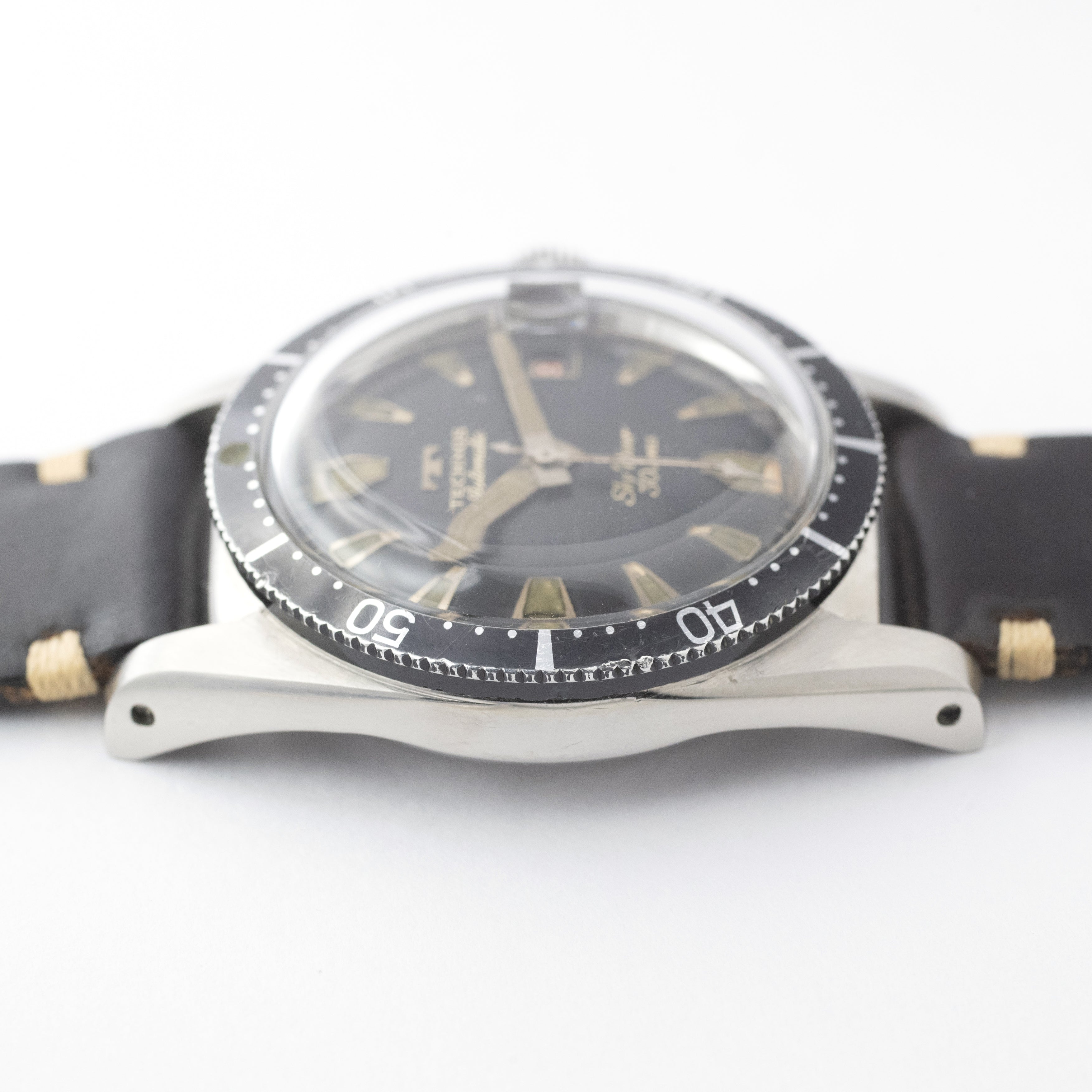 テクノス スカイダイバー 1960年代 ブラックミラーダイヤル