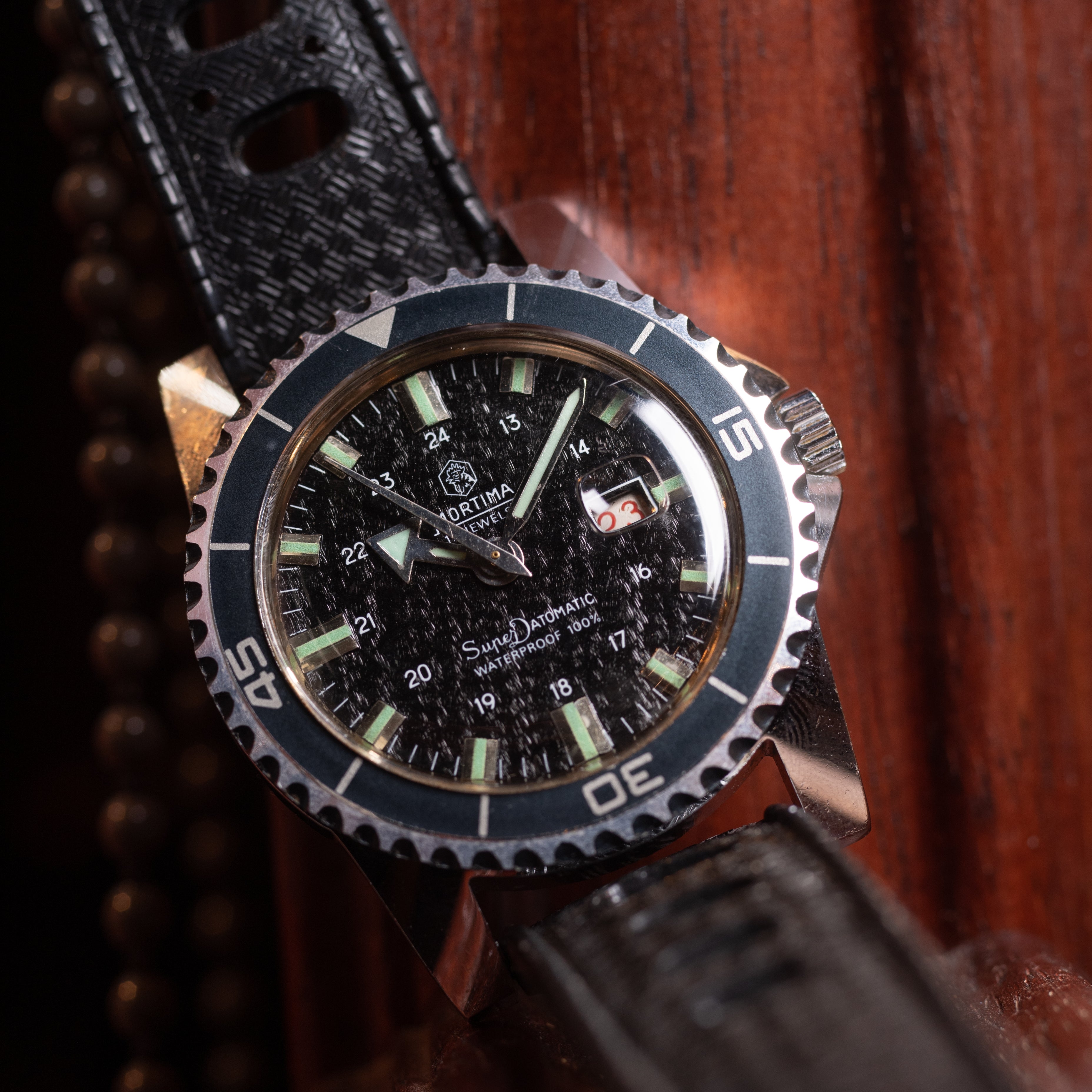 モルティマ スーパーダトマチック ダイバータイプ 赤カレンダー 1970年代