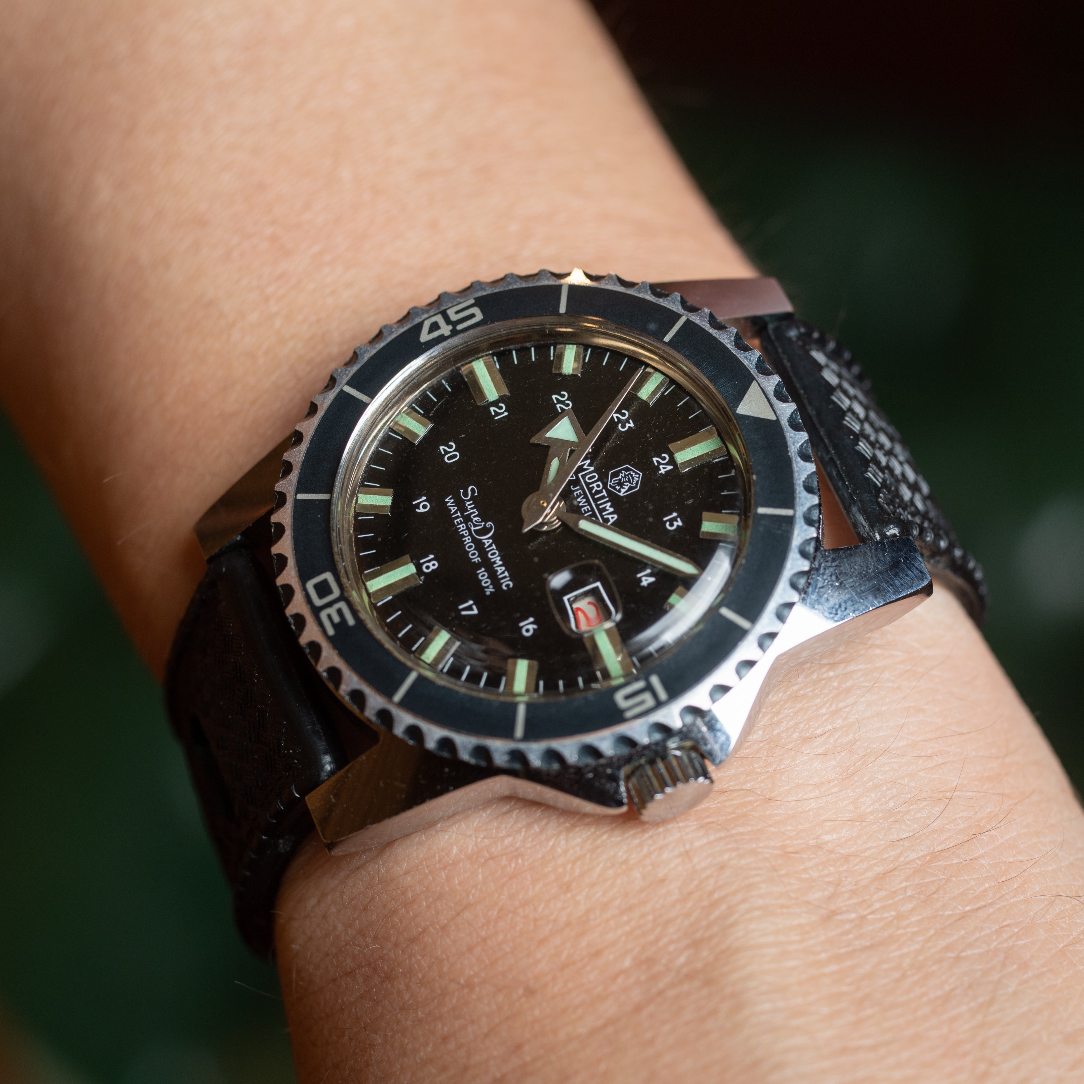 モルティマ スーパーダトマチック ダイバータイプ 赤カレンダー 1970年代