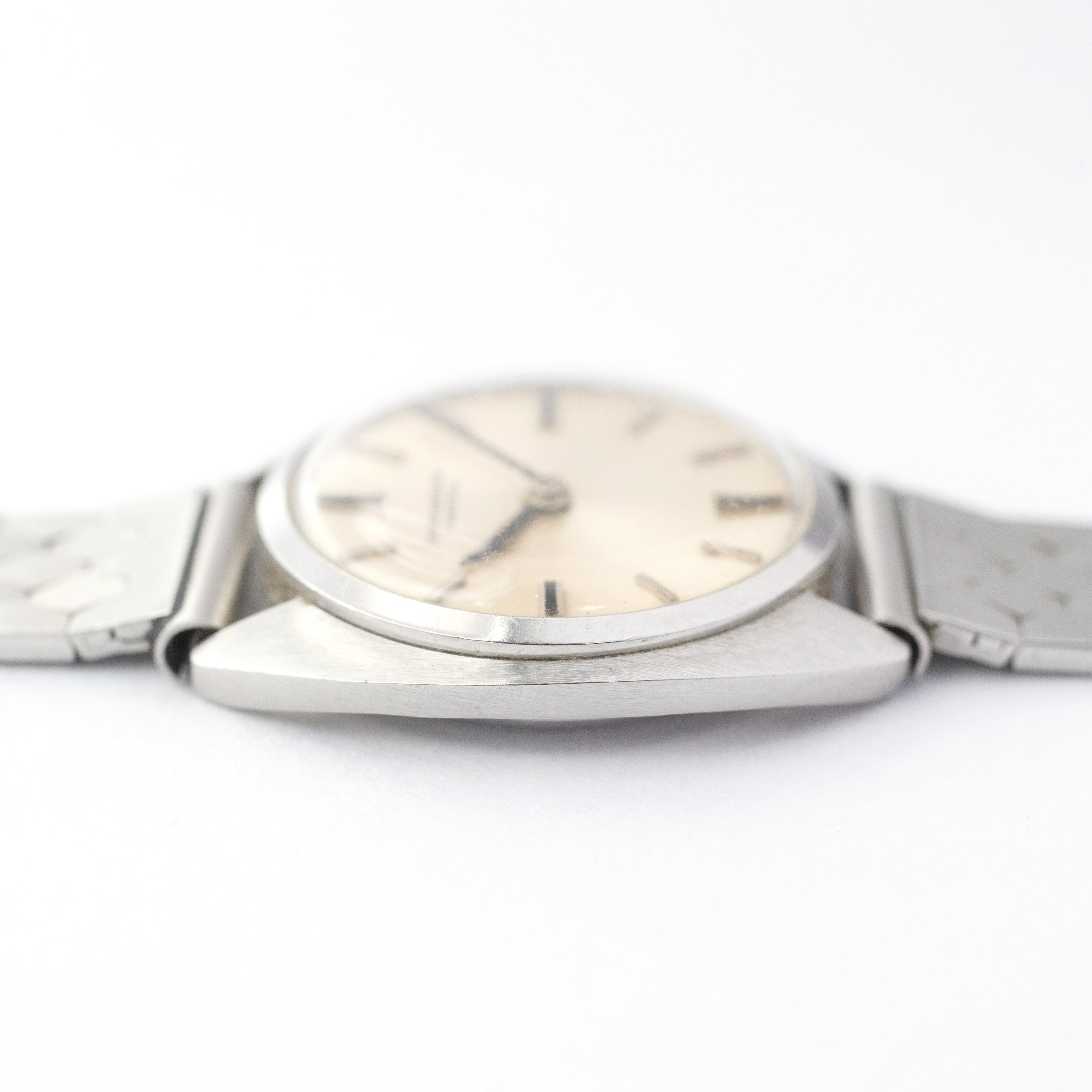 IWC レディース 1969年製 トノーケース Cal.41 手巻き