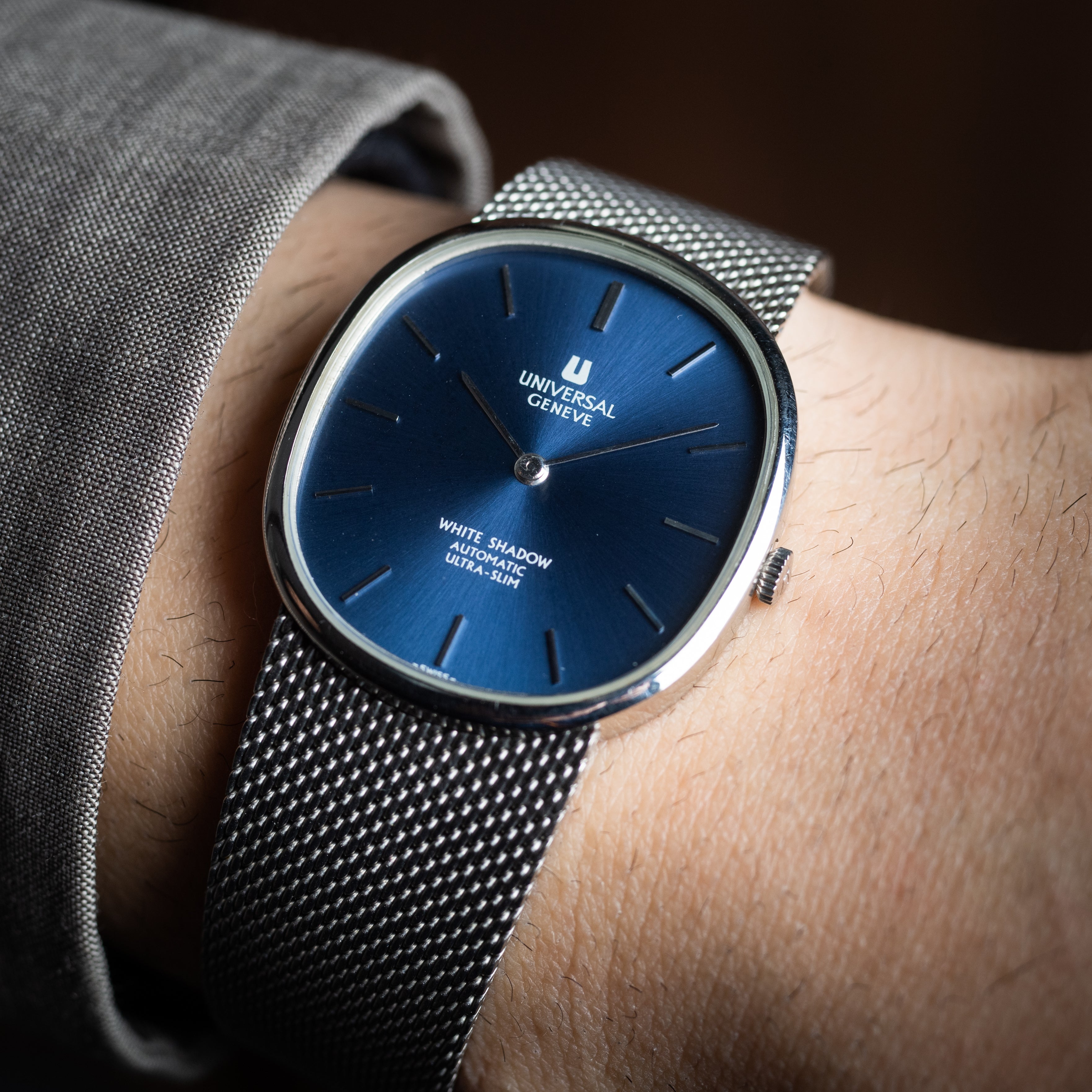 ユニバーサル ジュネーブ ホワイトシャドウ ブルーダイヤル マイクロローター自動巻き 1960年代製