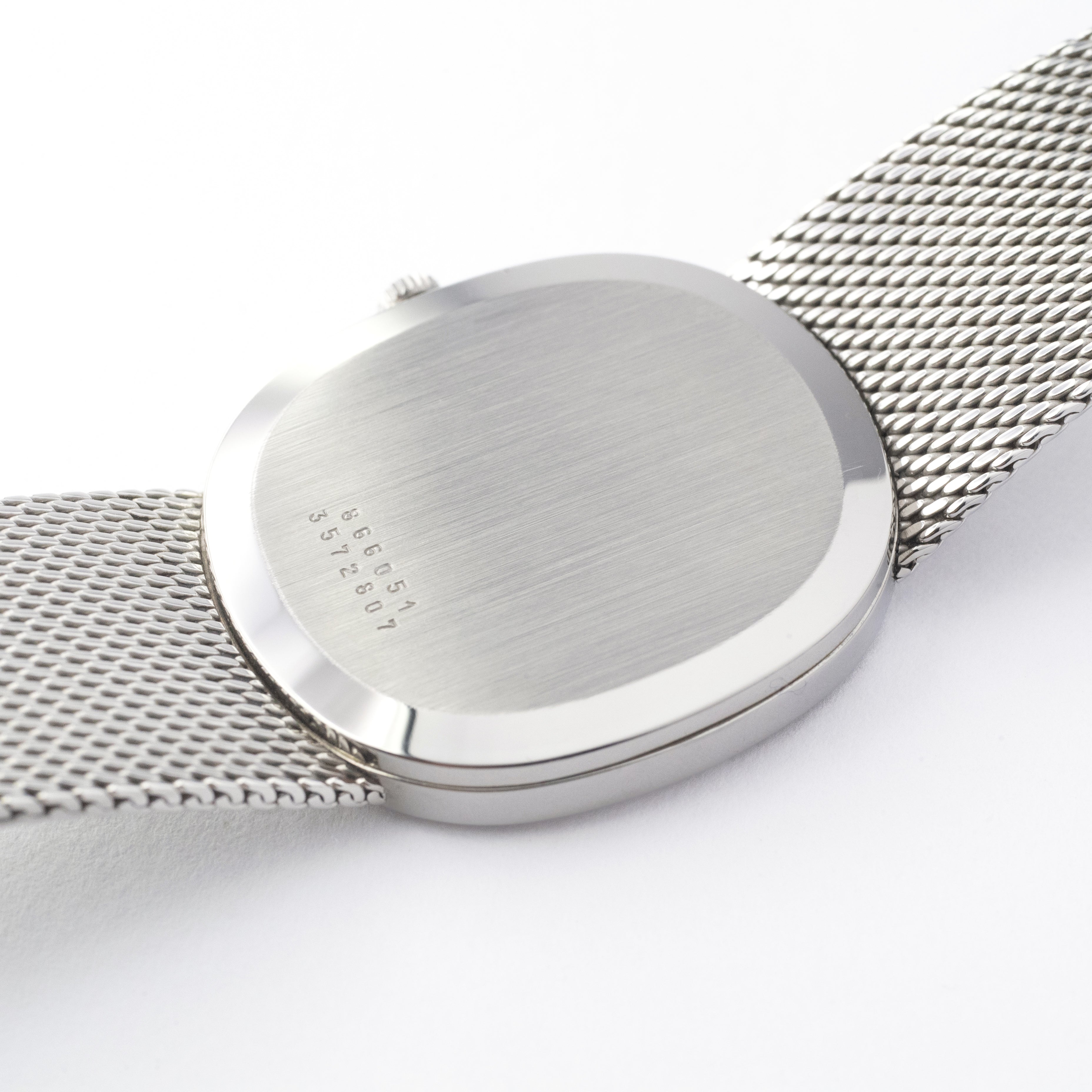 ユニバーサル ジュネーブ ホワイトシャドウ ブルーダイヤル マイクロローター自動巻き 1960年代製