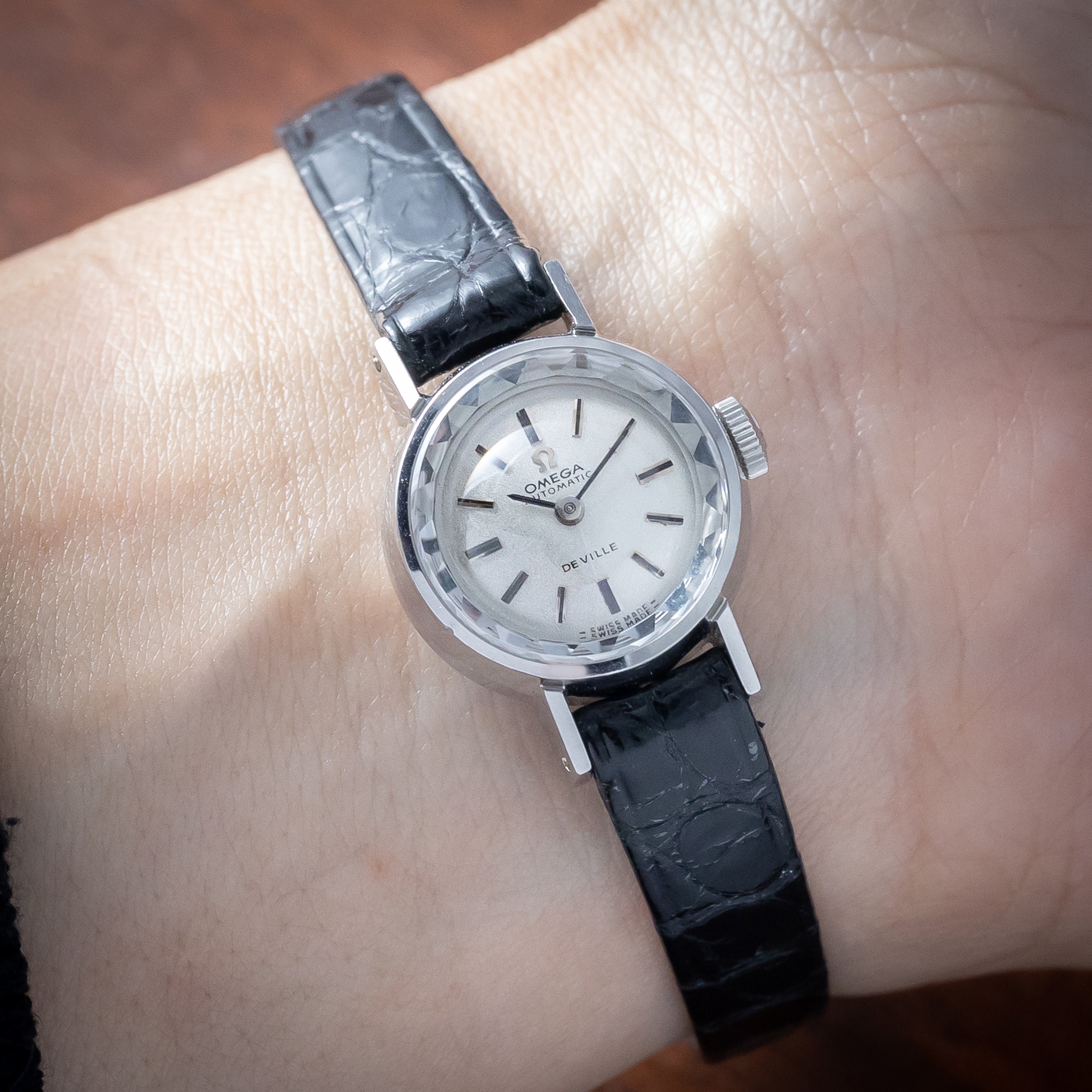 オメガ レディース デ・ヴィル 自動巻き 1969年製 カットガラス 純正尾錠