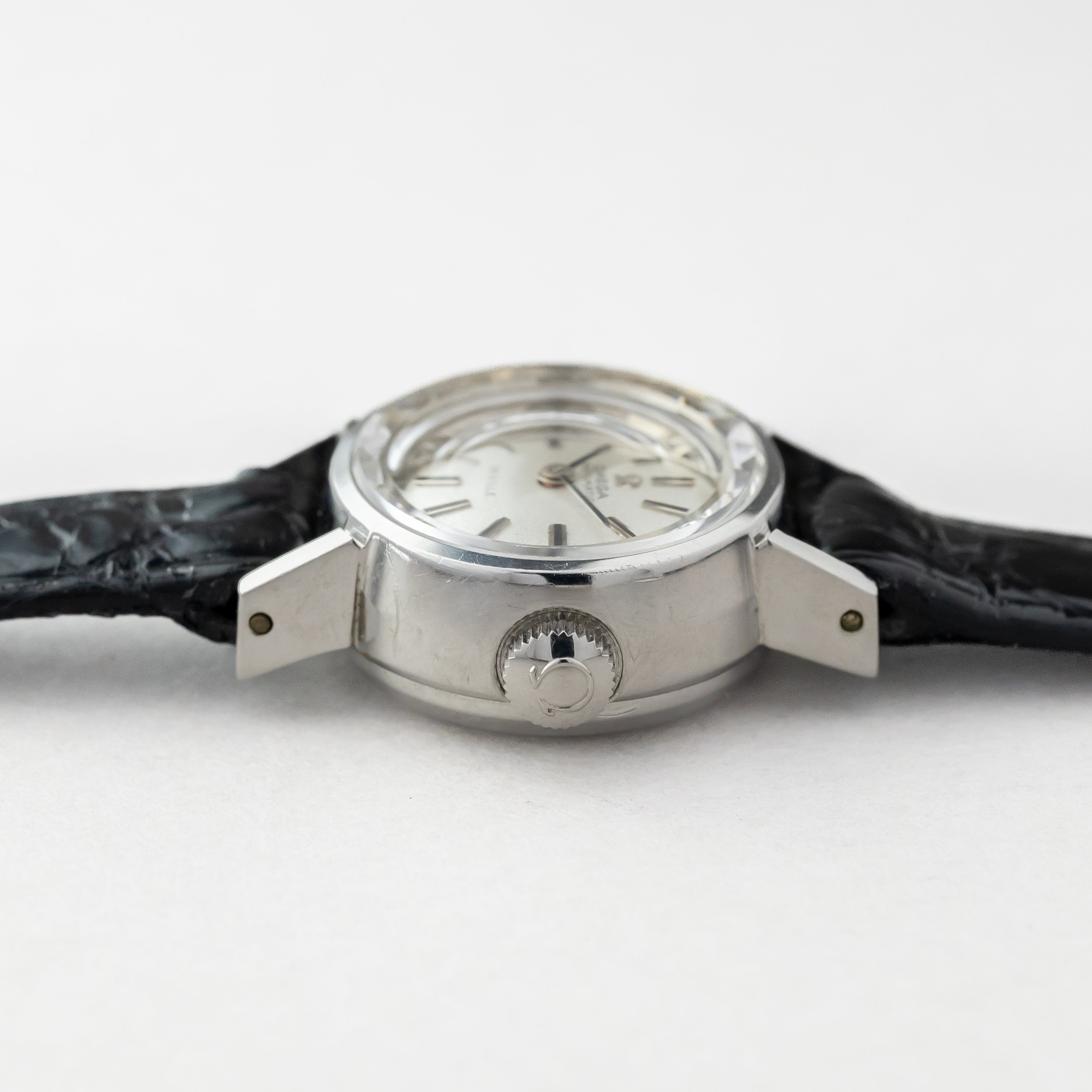 オメガ レディース デ・ヴィル 自動巻き 1969年製 カットガラス 純正尾錠