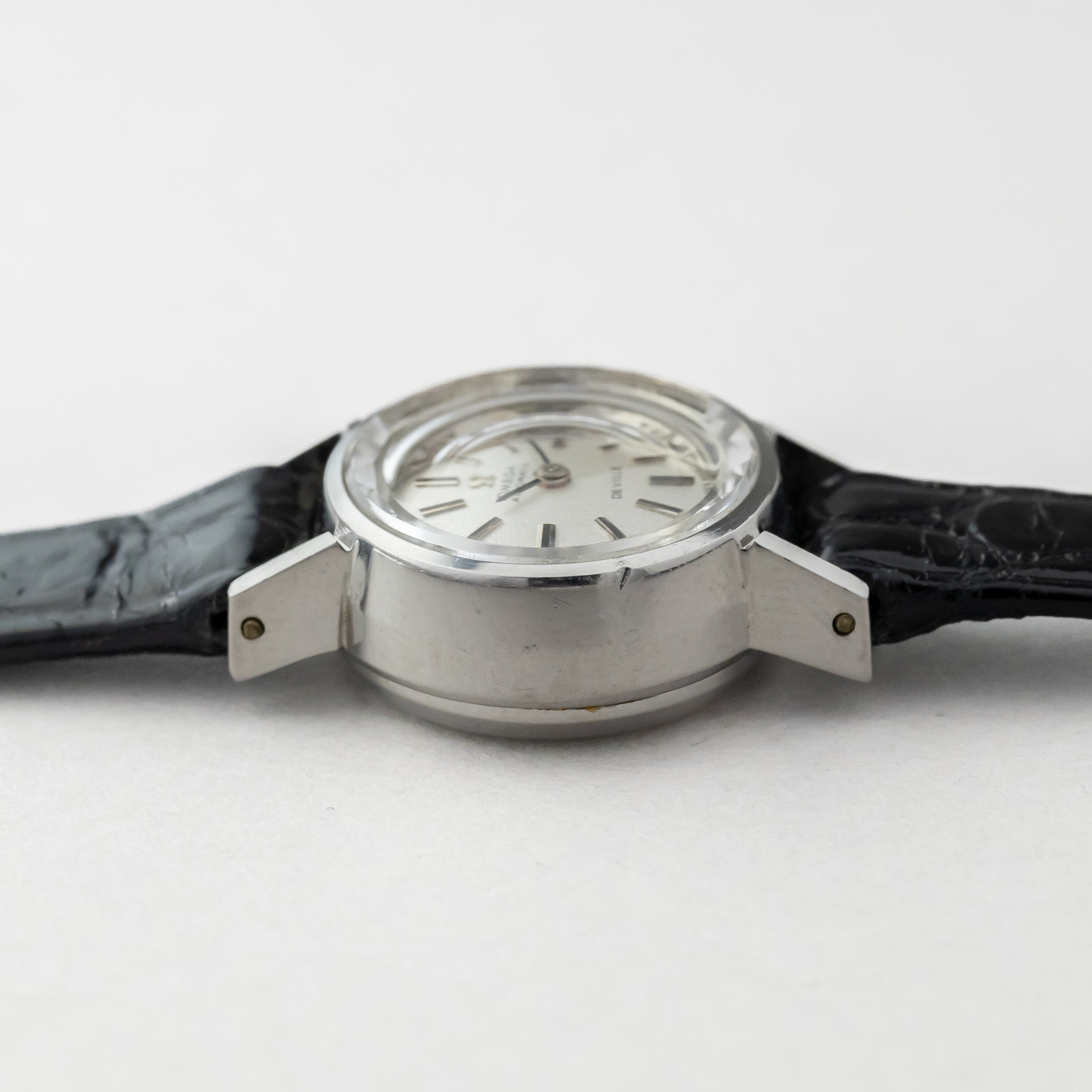 オメガ レディース デ・ヴィル 自動巻き 1969年製 カットガラス 純正尾錠