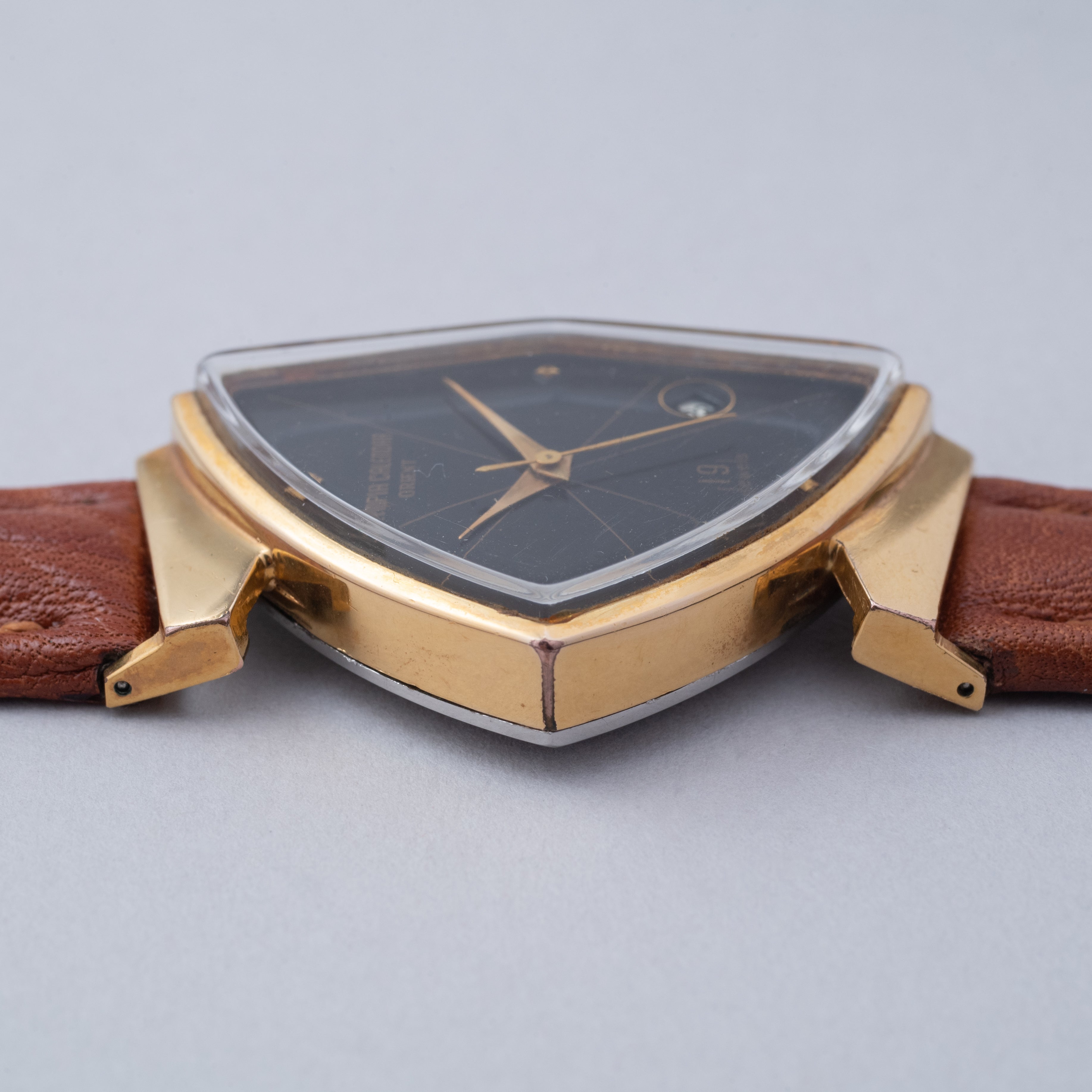 オリエント 三角時計 ベンチュラタイプ 1960年代製 オリンピアカレンダー オリエント 金張り