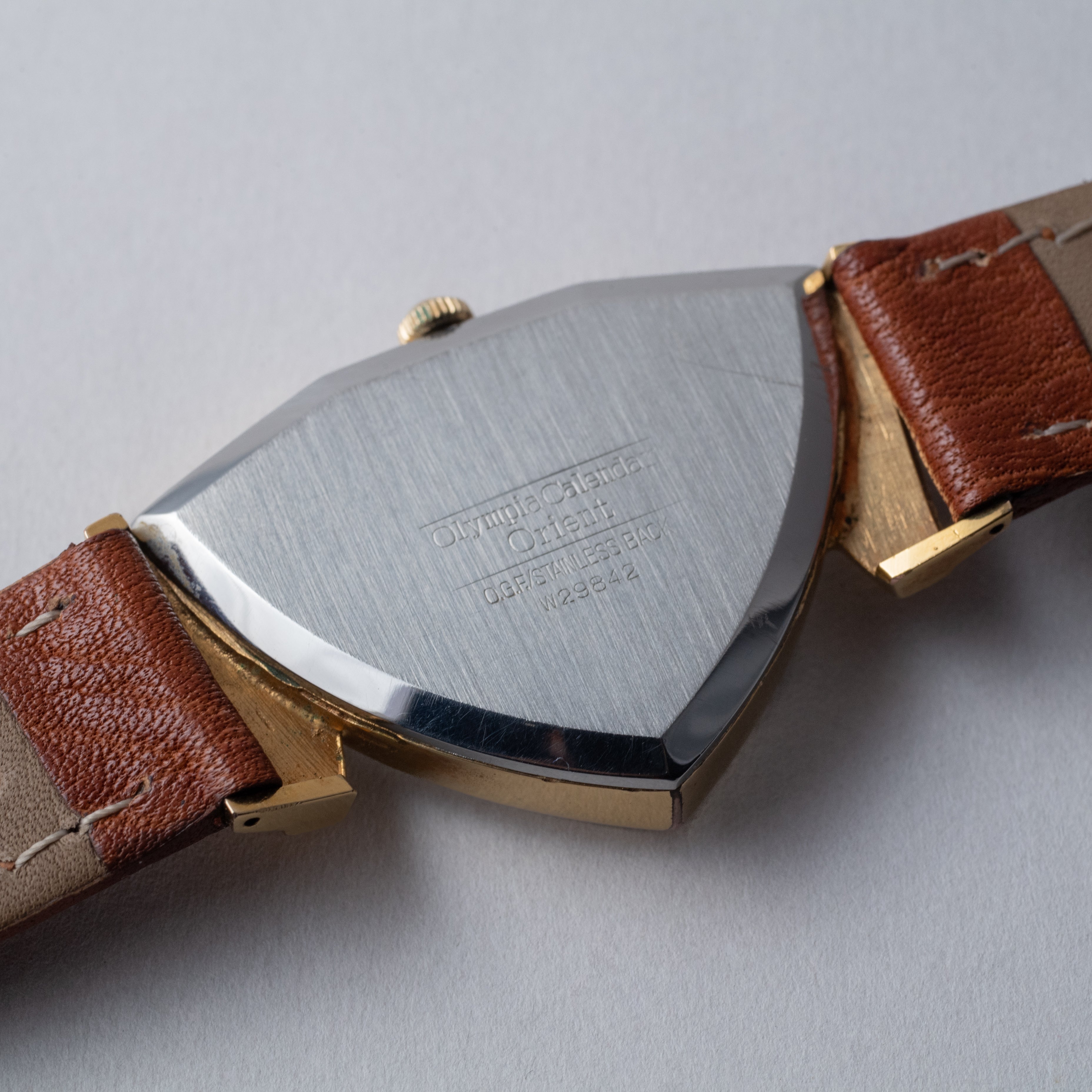 オリエント 三角時計 ベンチュラタイプ 1960年代製 オリンピアカレンダー オリエント 金張り