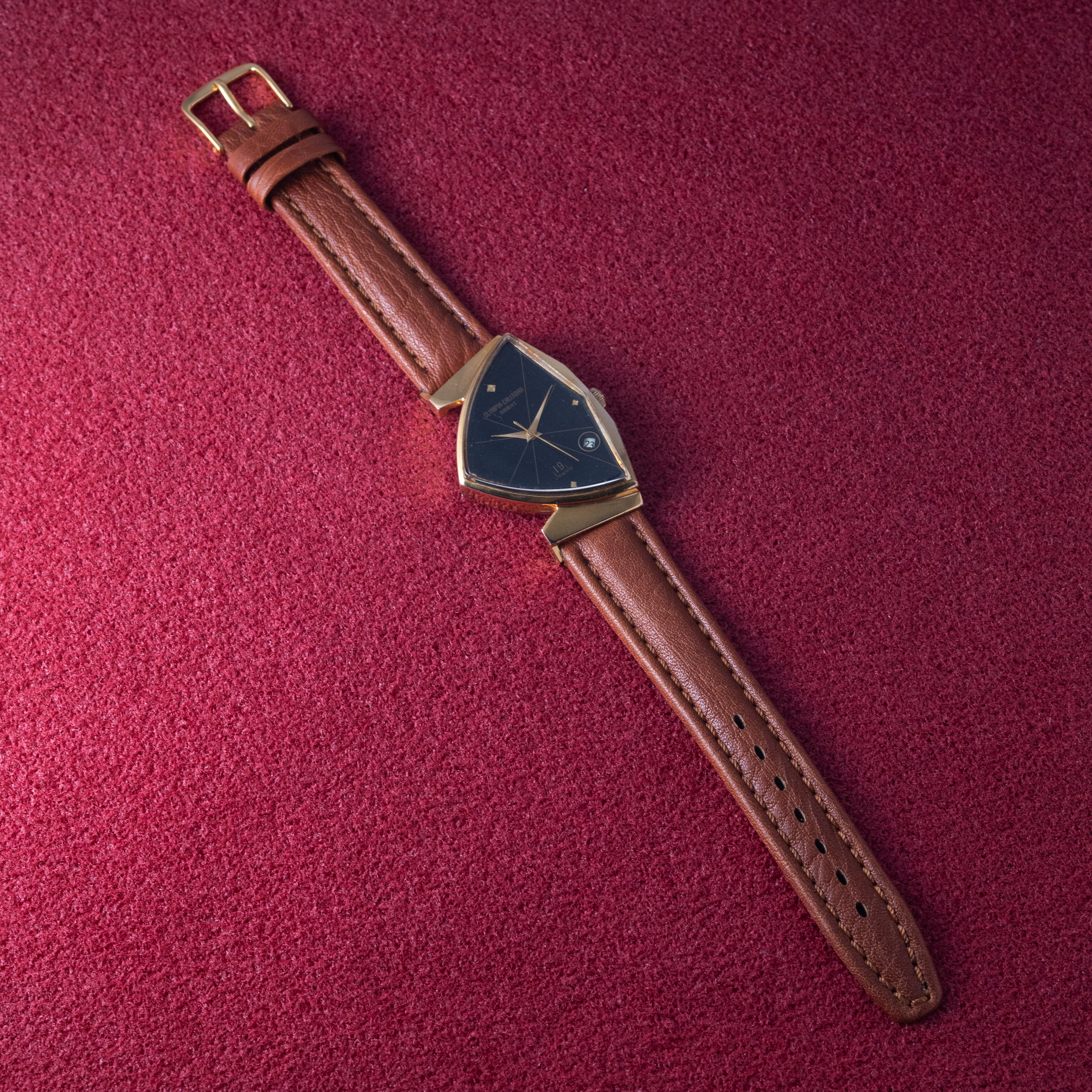 オリエント 三角時計 ベンチュラタイプ 1960年代製 オリンピアカレンダー オリエント 金張り