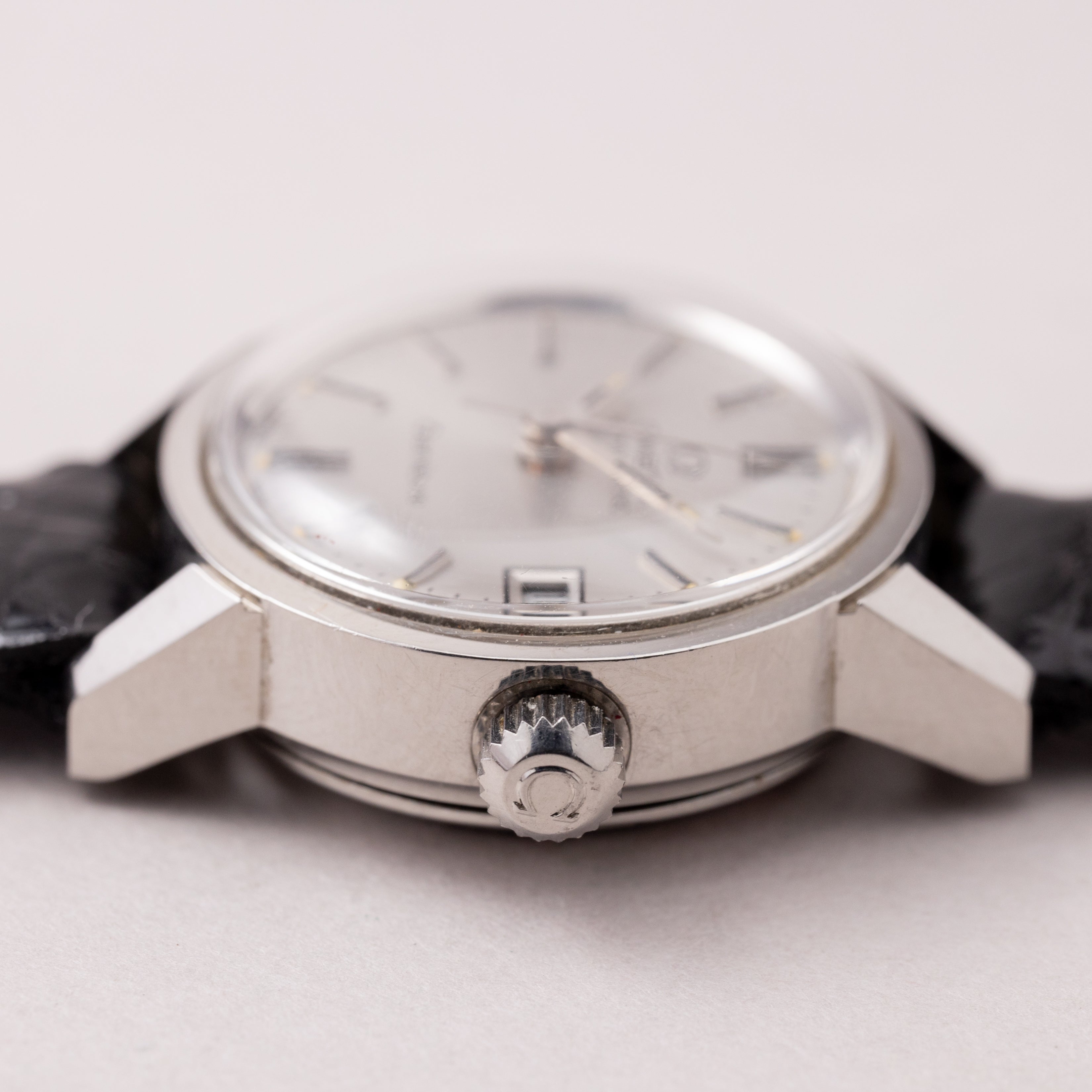 オメガ レディース ジュネーブ ラウンドケース オートマチック 1972年製