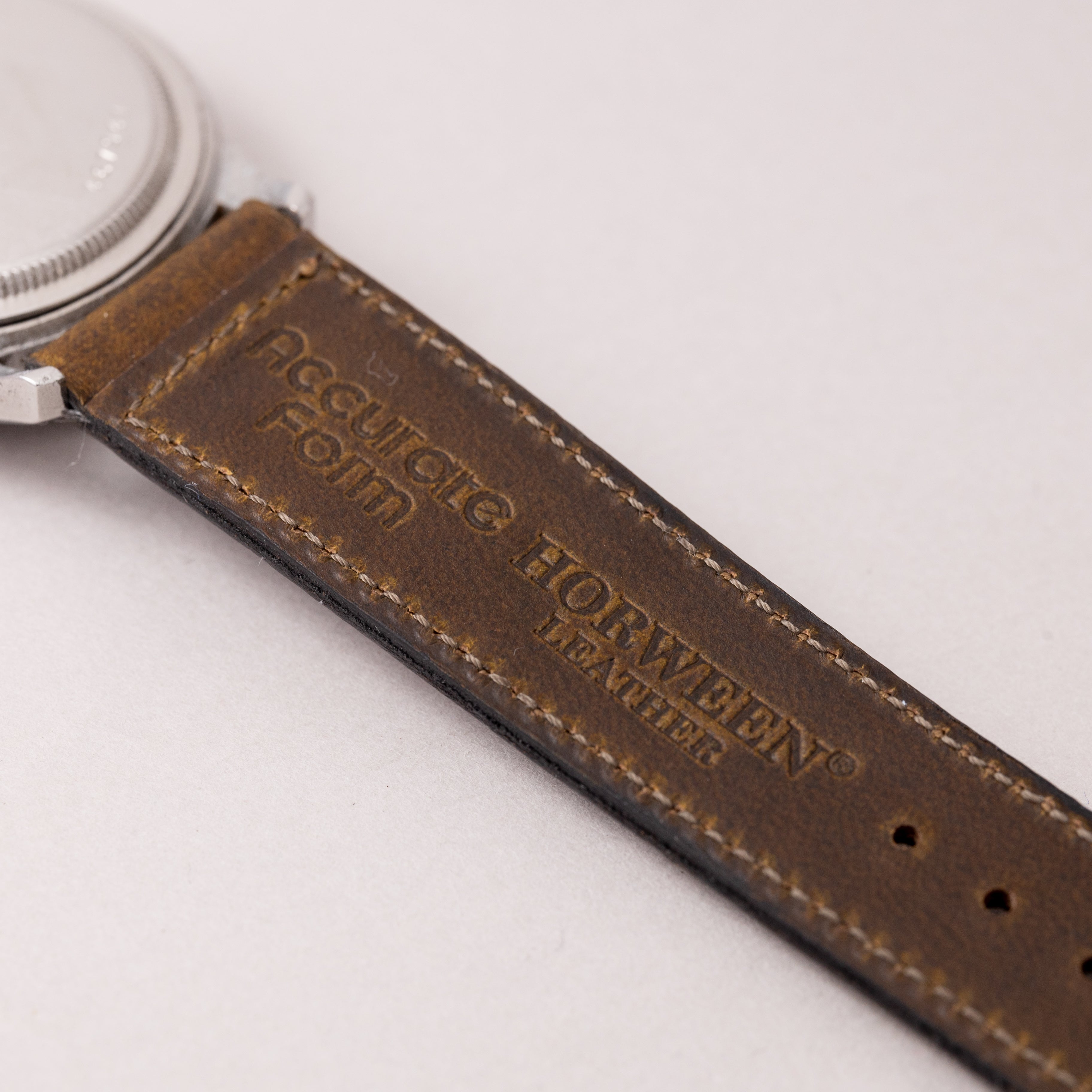 チューダー オイスター デボン 盾薔薇ロゴ オリジナルブラックダイヤル 1940年代製