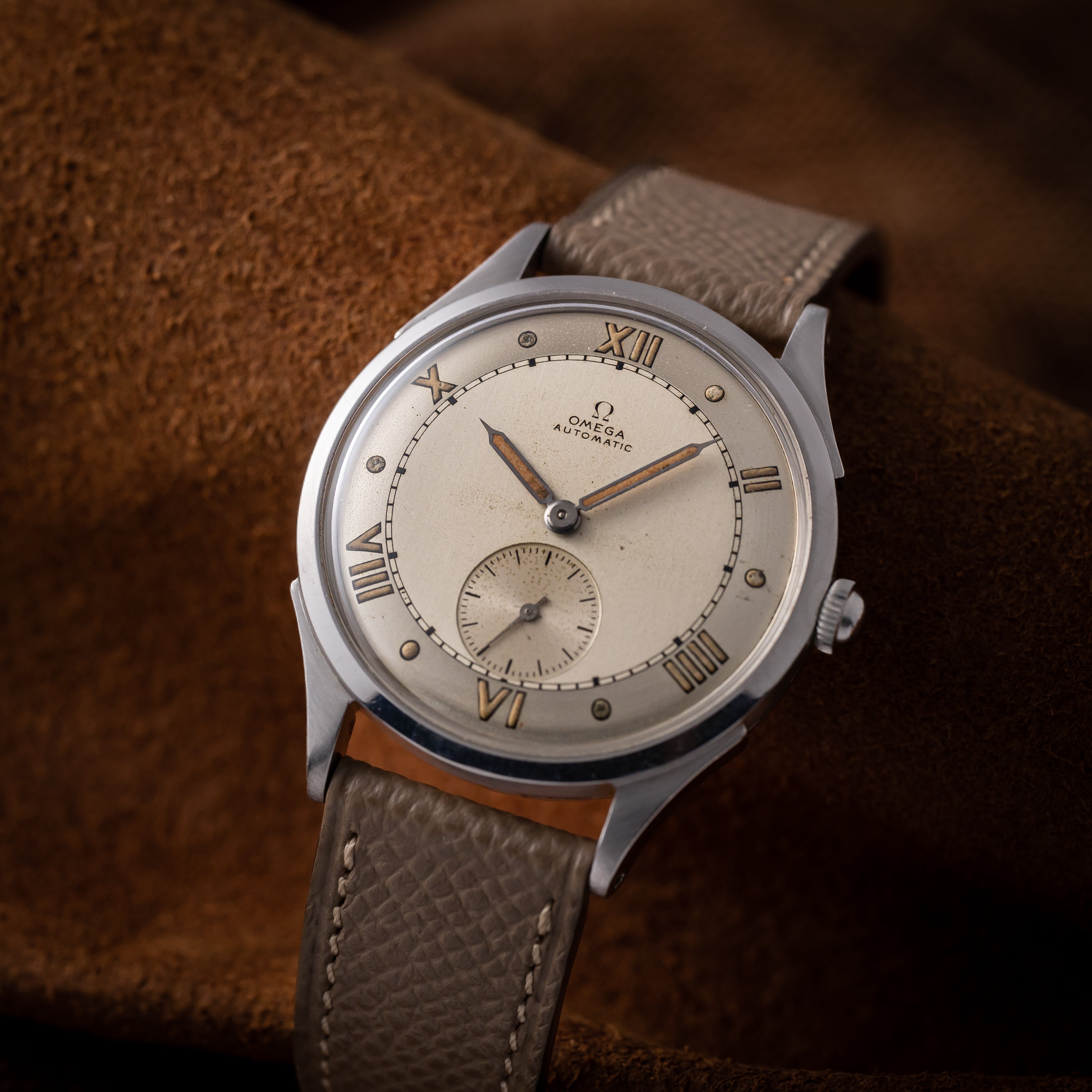 オメガ 1944~46年製 バンパーオートマチック 飛びローマンダイヤル 自動巻き