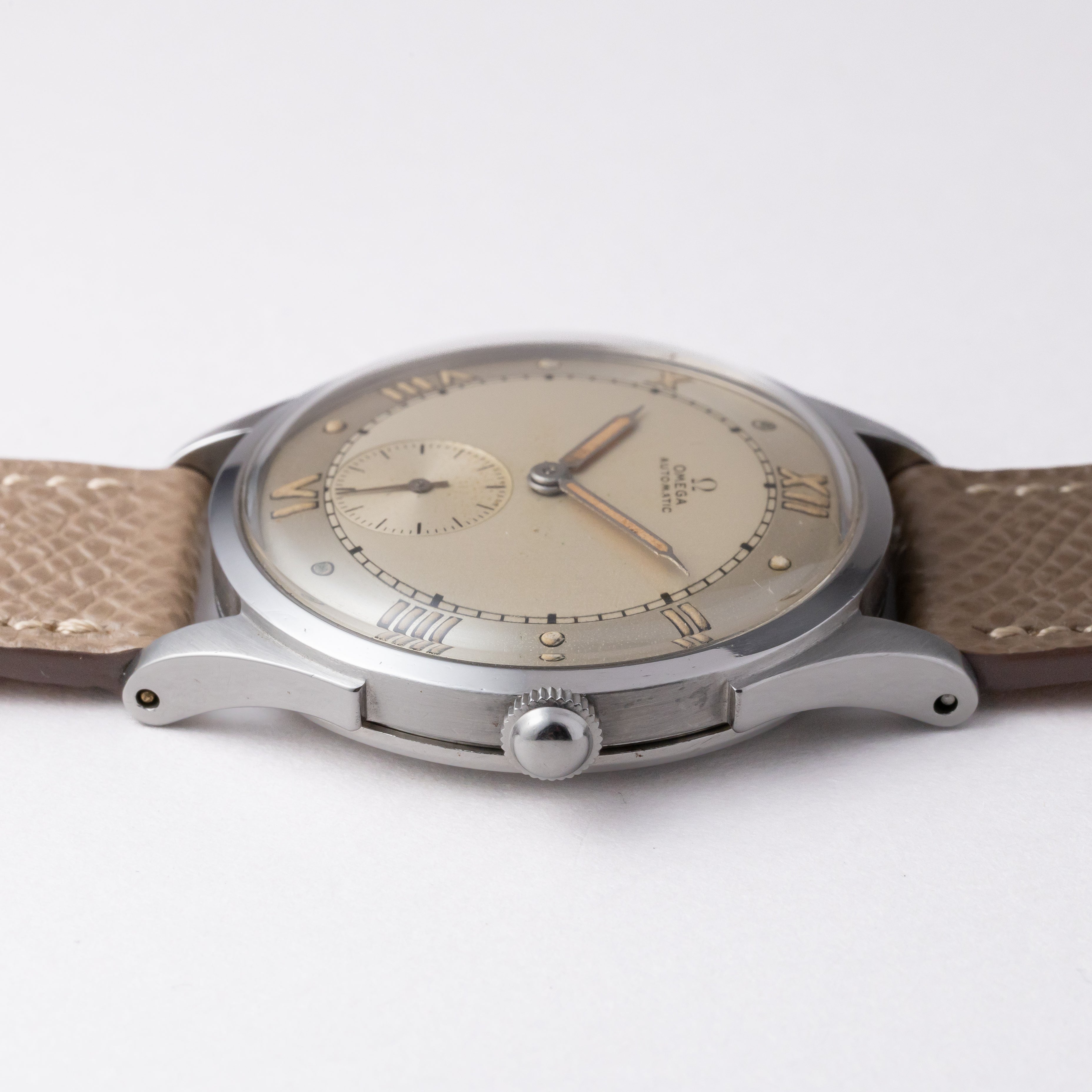 オメガ 1944~46年製 バンパーオートマチック 飛びローマンダイヤル 自動巻き