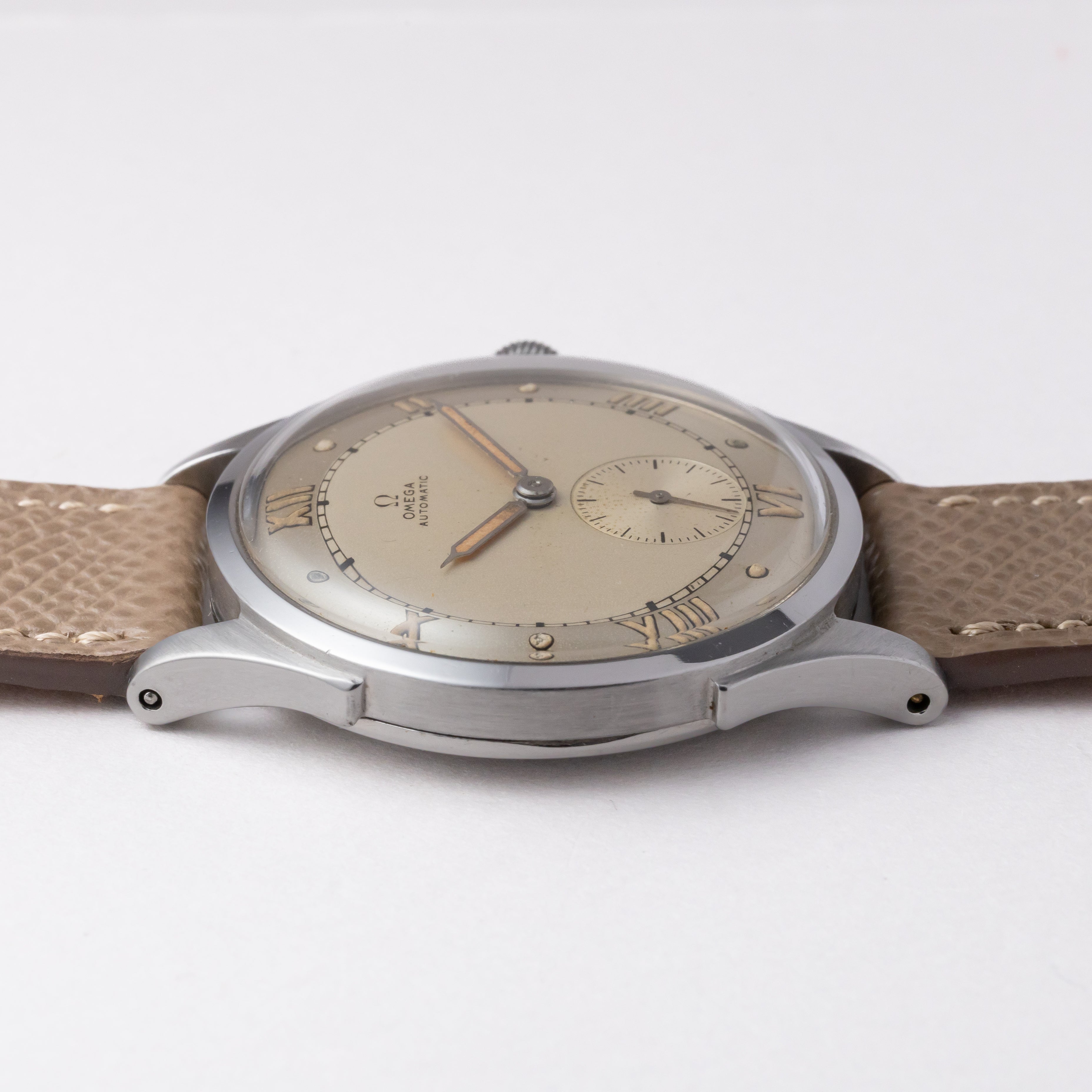 オメガ 1944~46年製 バンパーオートマチック 飛びローマンダイヤル 自動巻き