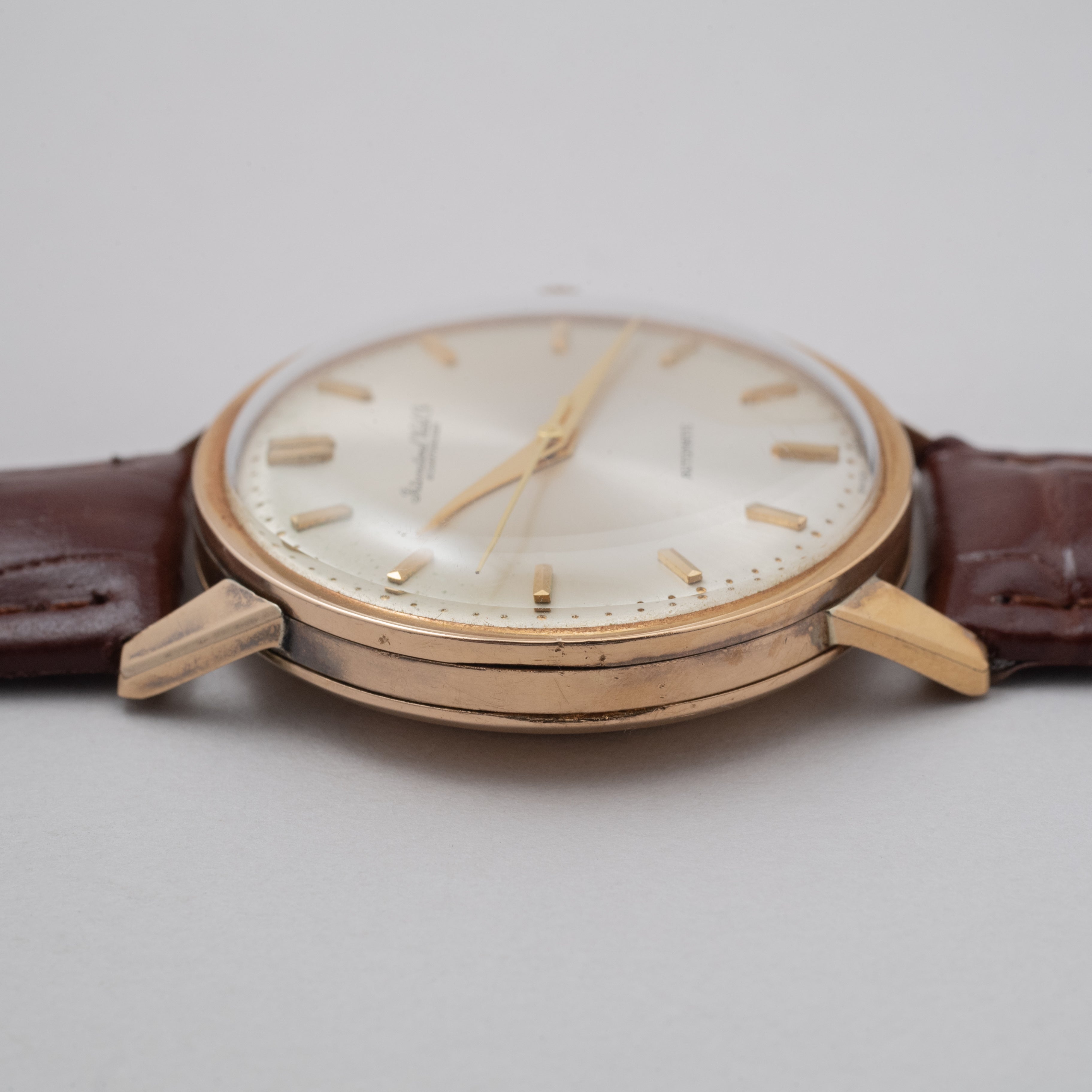 IWC 18金無垢 1967年製 ラウンドケース Cal.854