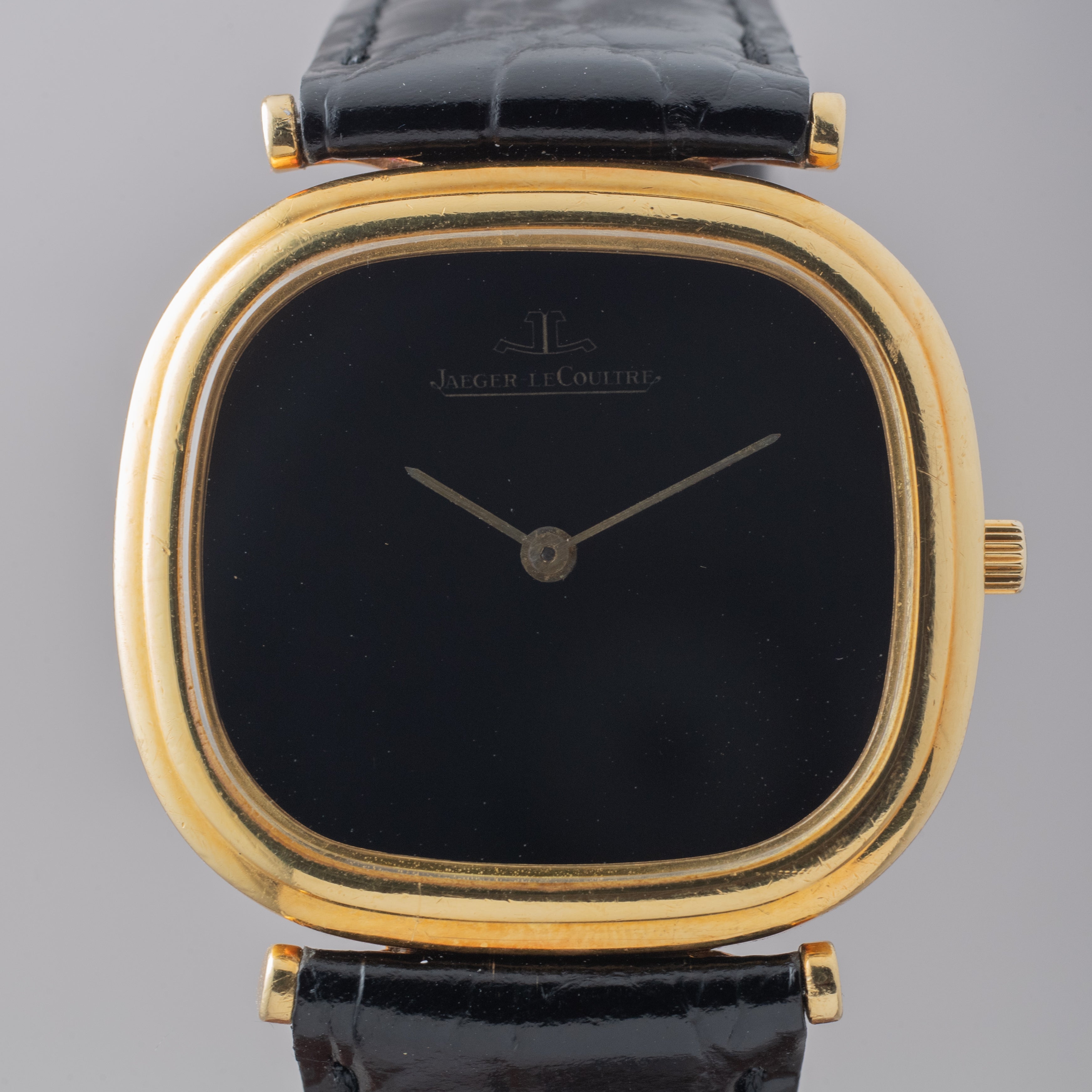 ジャガールクルト 18金無垢クッションケース オリジナルブラックダイヤル 1970年代製