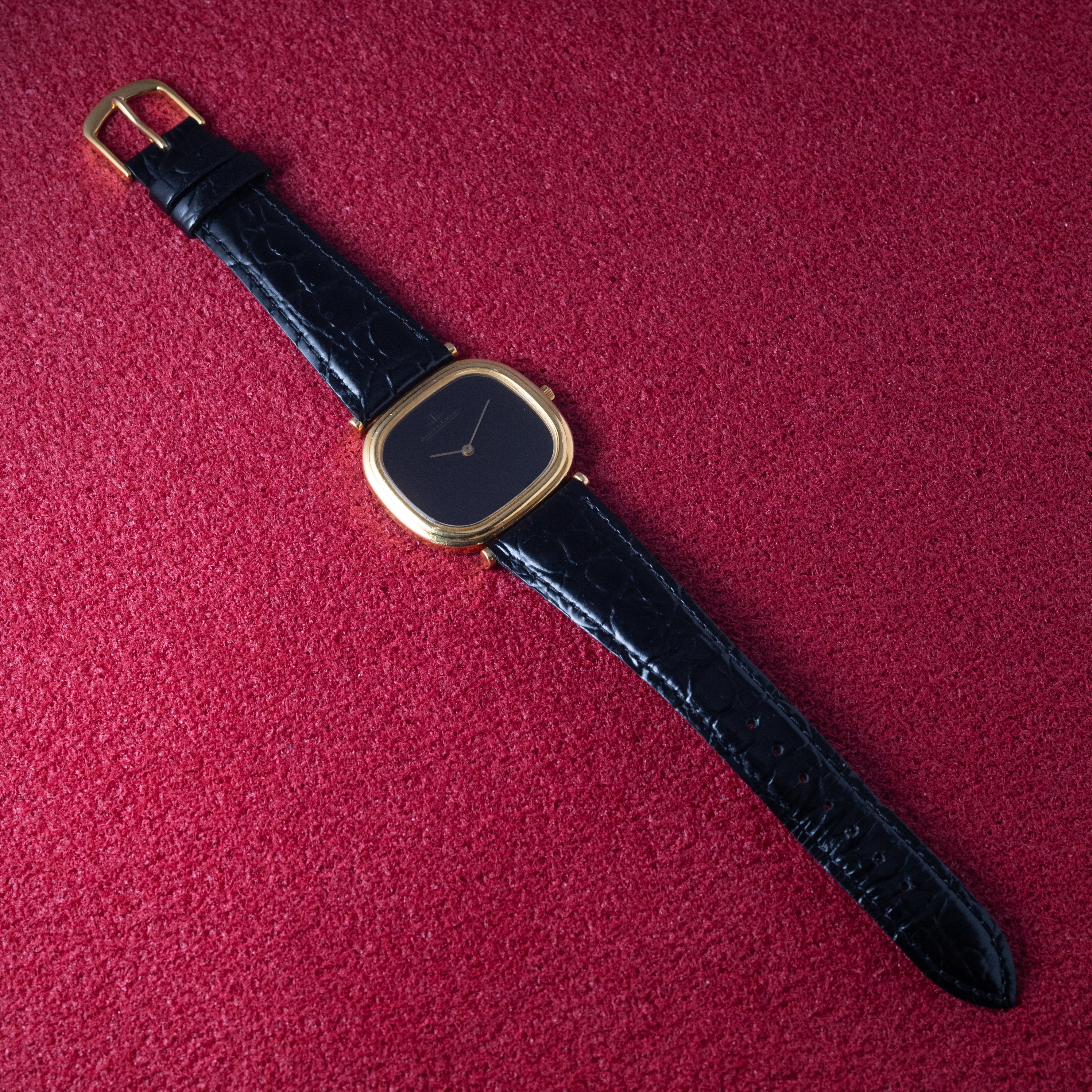 ジャガールクルト 18金無垢クッションケース オリジナルブラックダイヤル 1970年代製