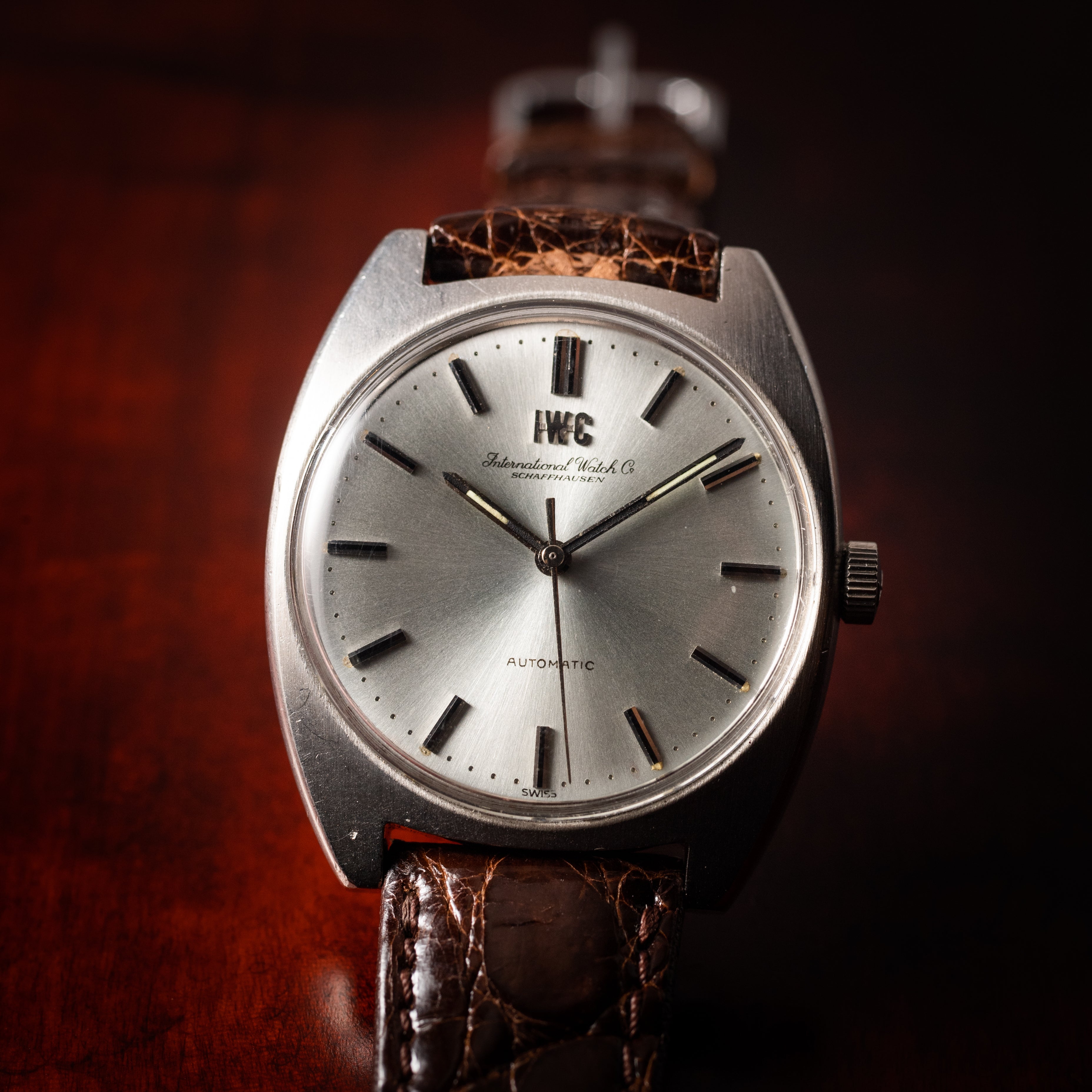 IWC 1973年製トノーケース ペラトン式自動巻き Cal.854B ノンデイト