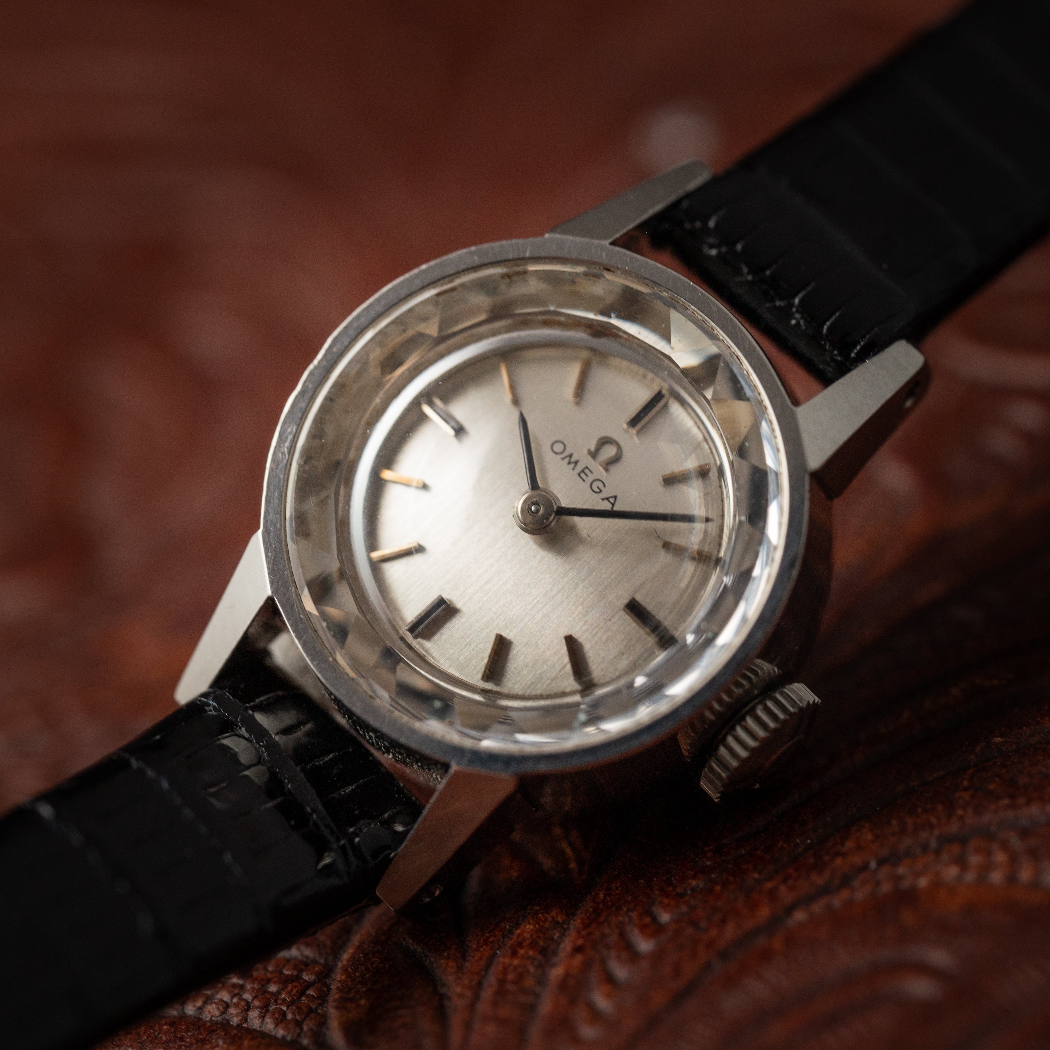 オメガ レディース ラウンド 1963年製  手巻 カットガラス 純正尾錠