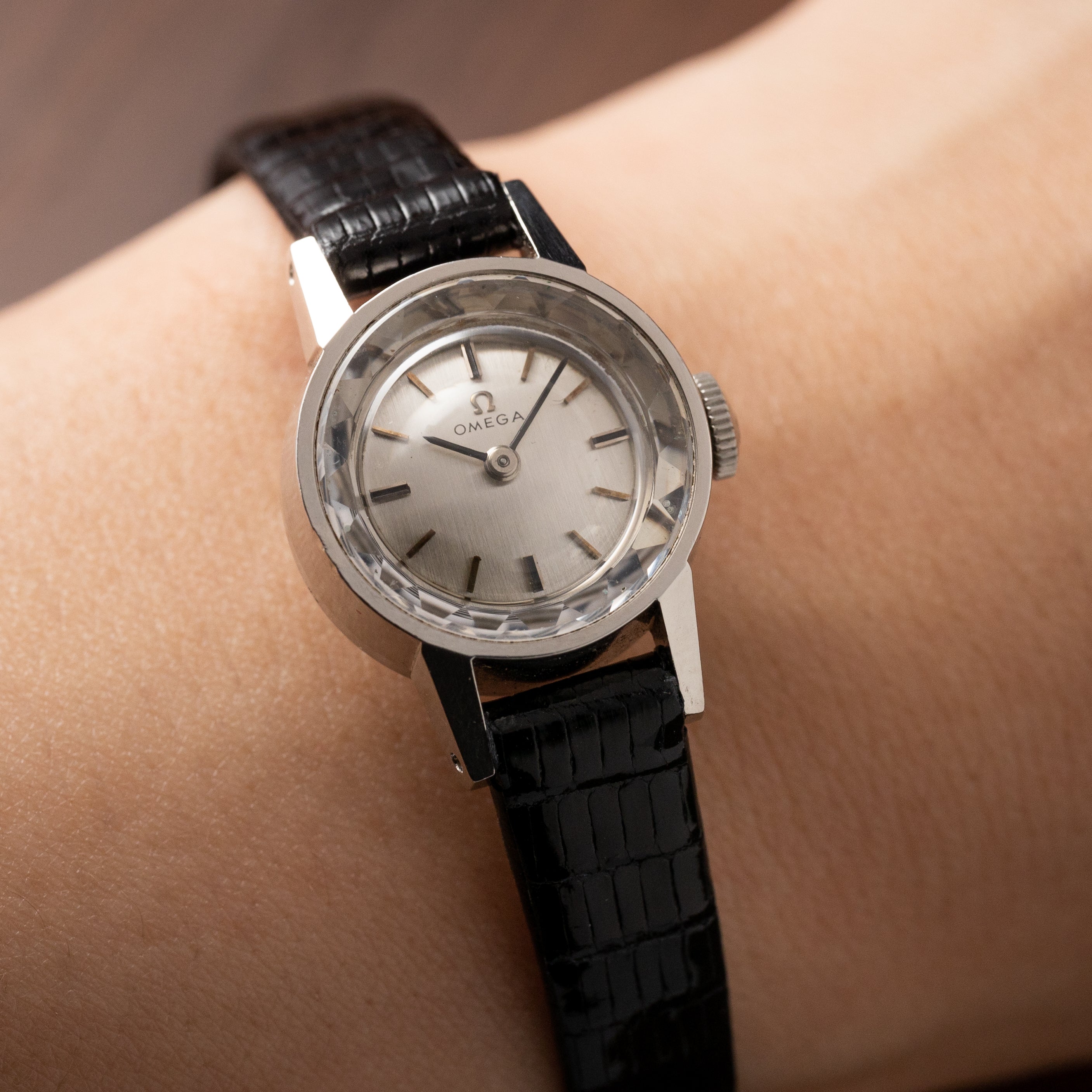 オメガ レディース ラウンド 1963年製  手巻 カットガラス 純正尾錠