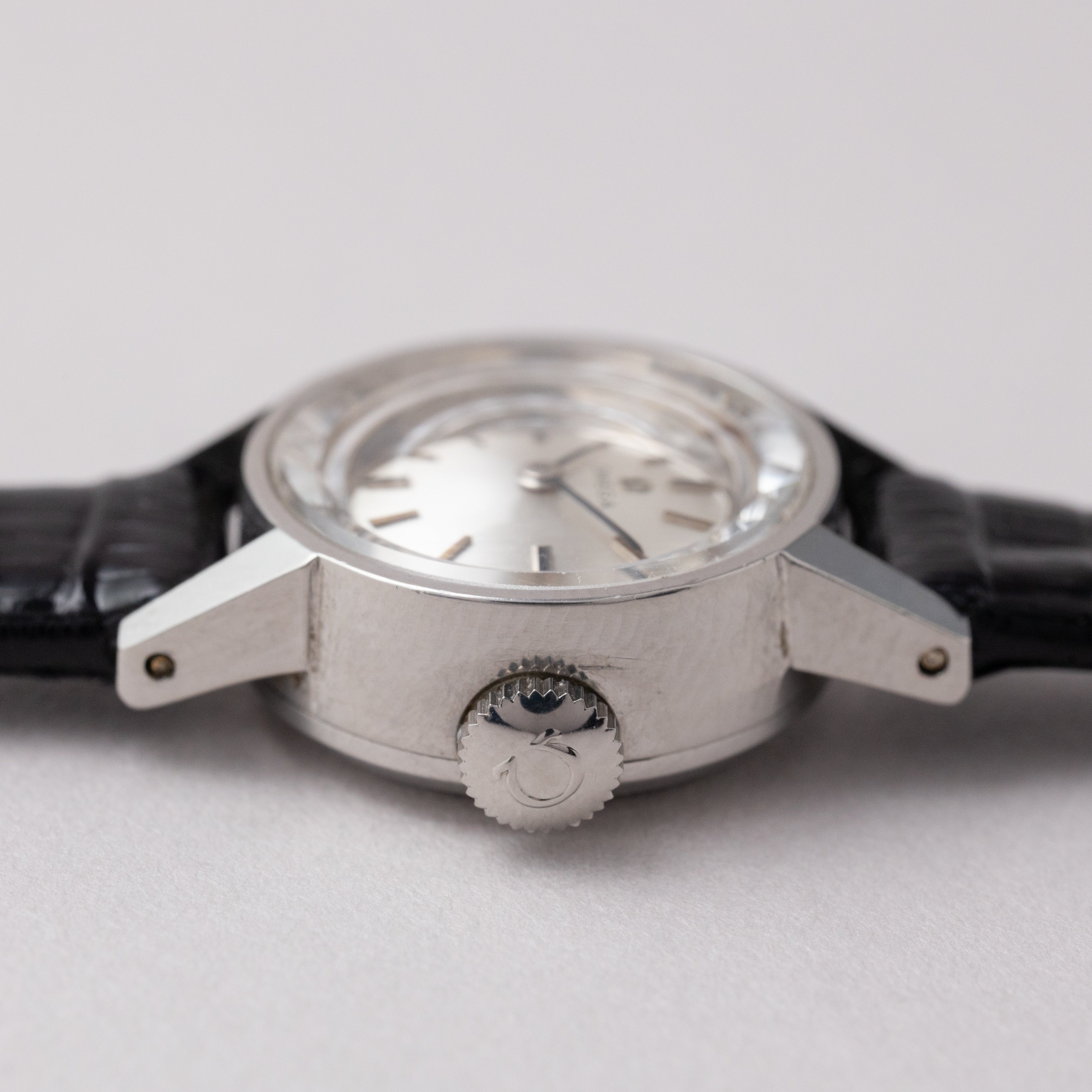 オメガ レディース ラウンド 1963年製  手巻 カットガラス 純正尾錠