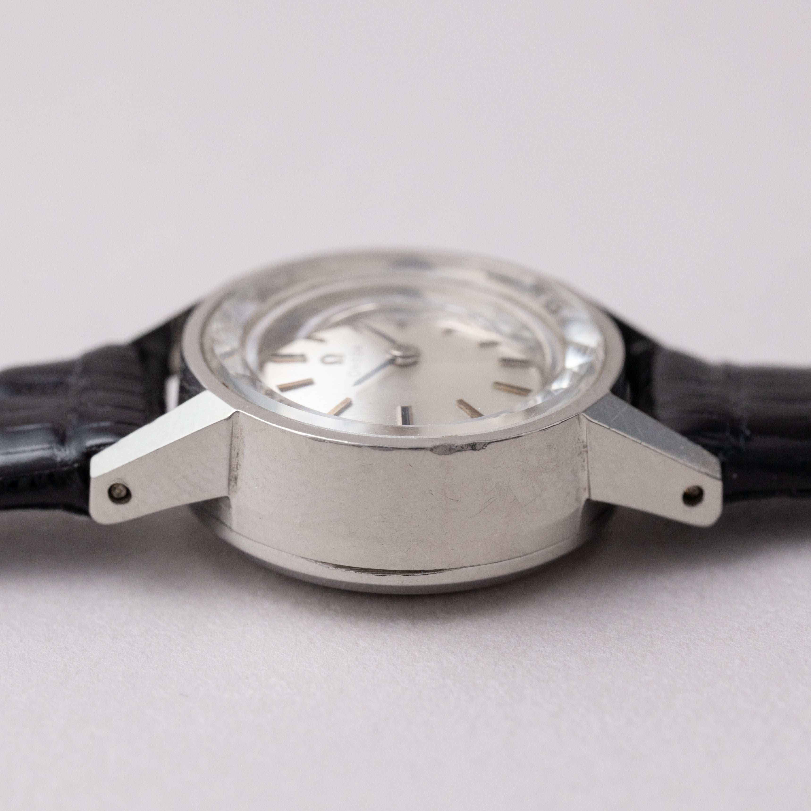 オメガ レディース ラウンド 1963年製  手巻 カットガラス 純正尾錠