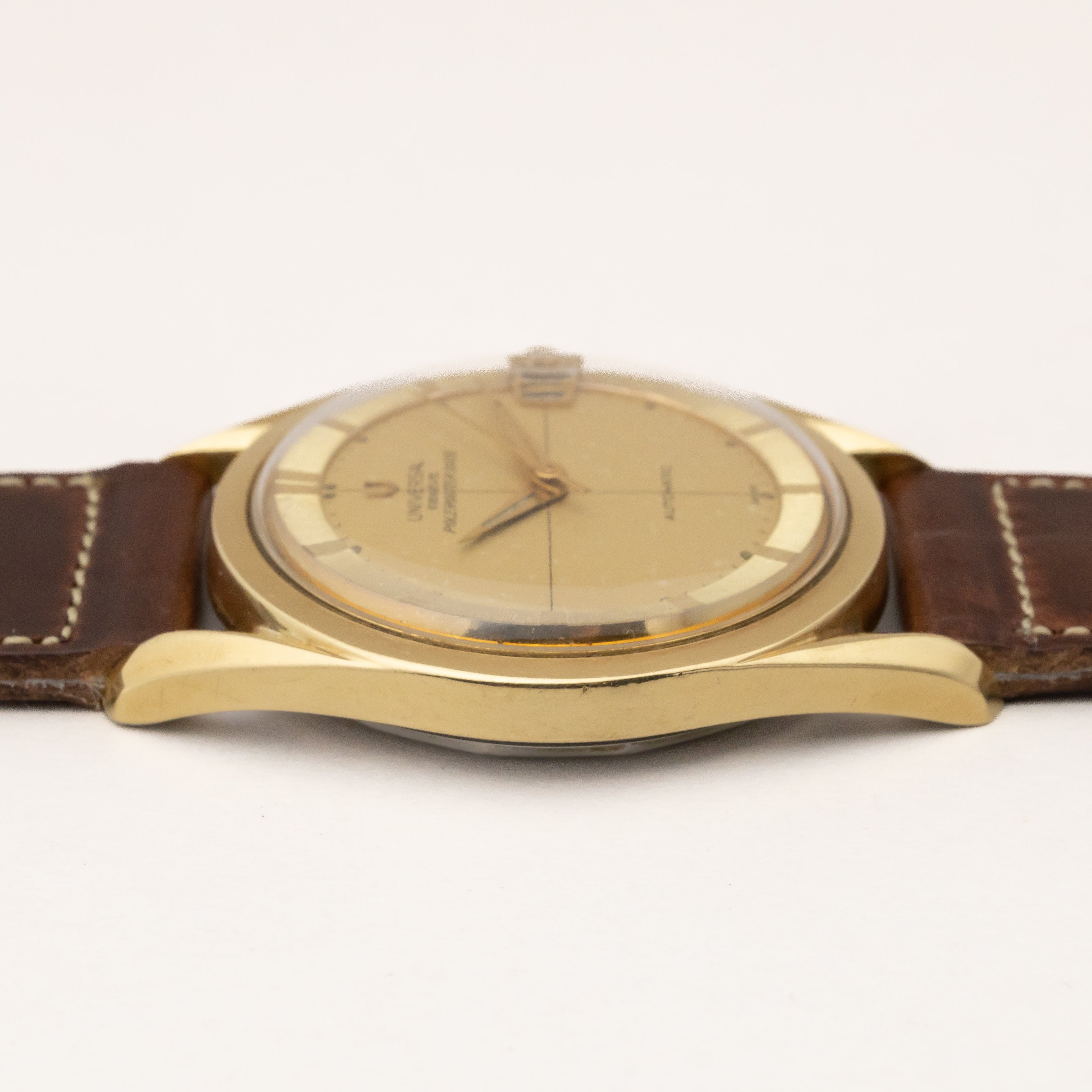 ユニバーサルジュネーブ ポールルーターデイト 1960年代製 ジェンタデザイン 金張り