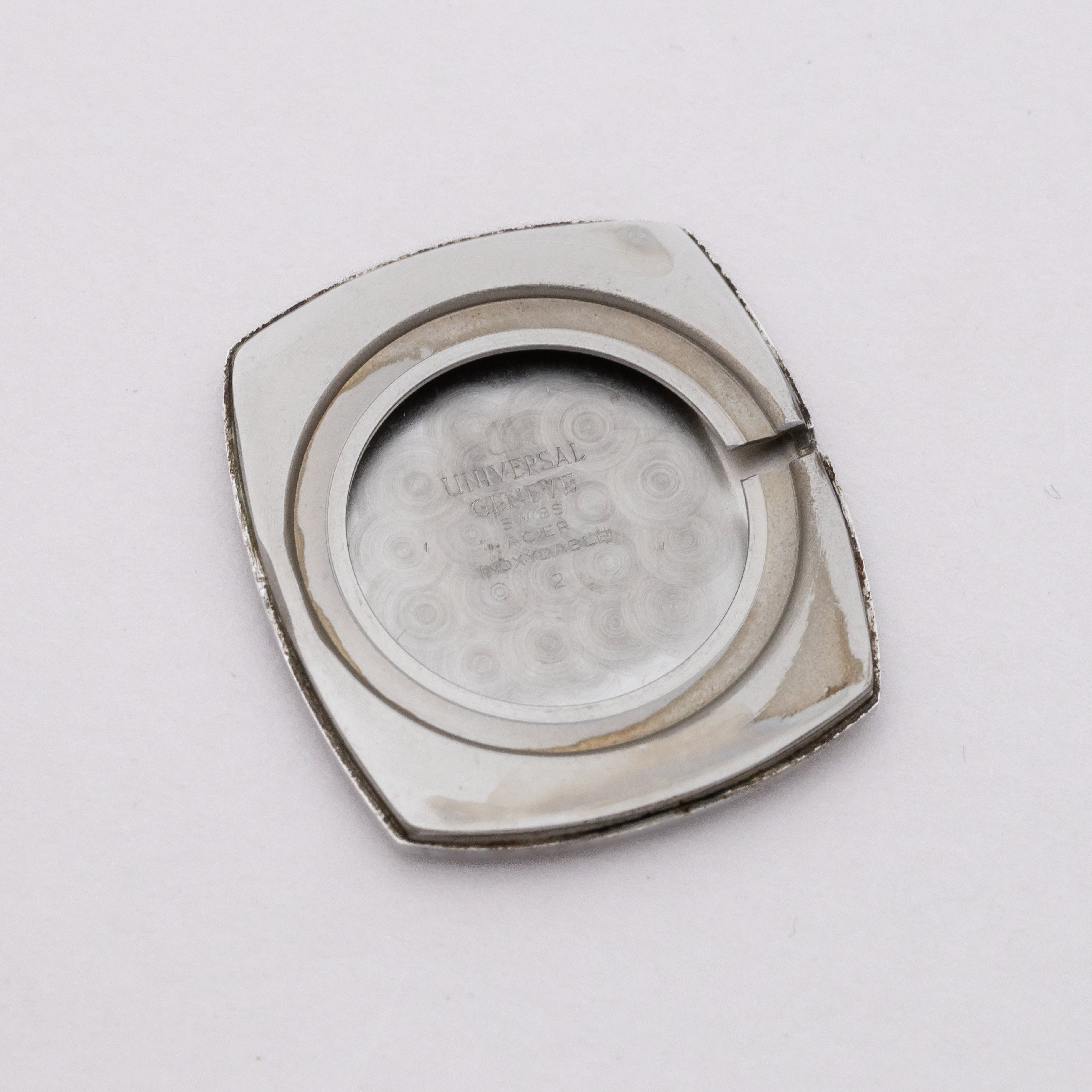 ユニバーサルジュネーブ トノー型 手巻き 1970年代 縦タペストリーダイヤル 純正尾錠付き