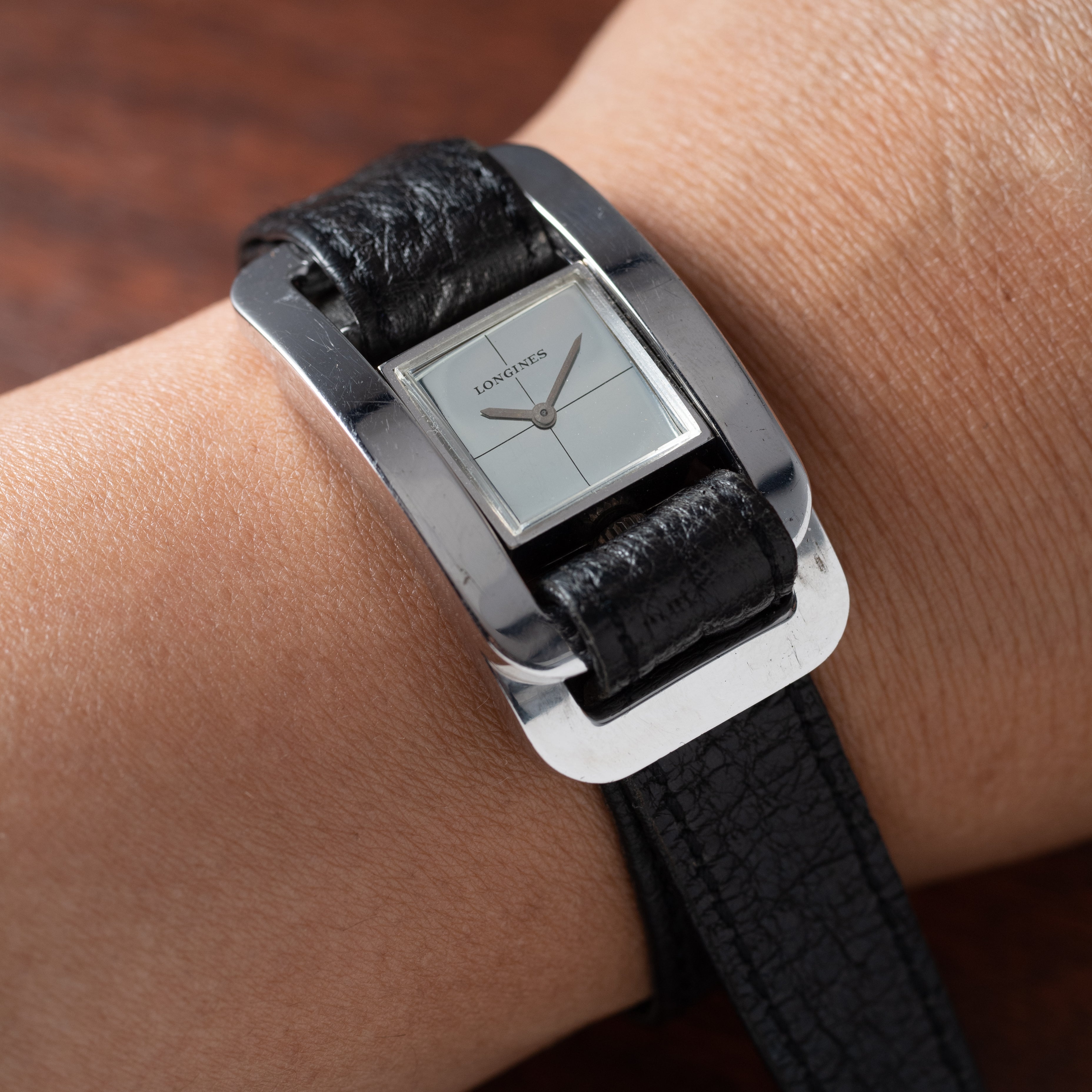ロンジン バックルウォッチ 銀無垢 手巻き 1970年代製 セルジュマンゾンデザイン
