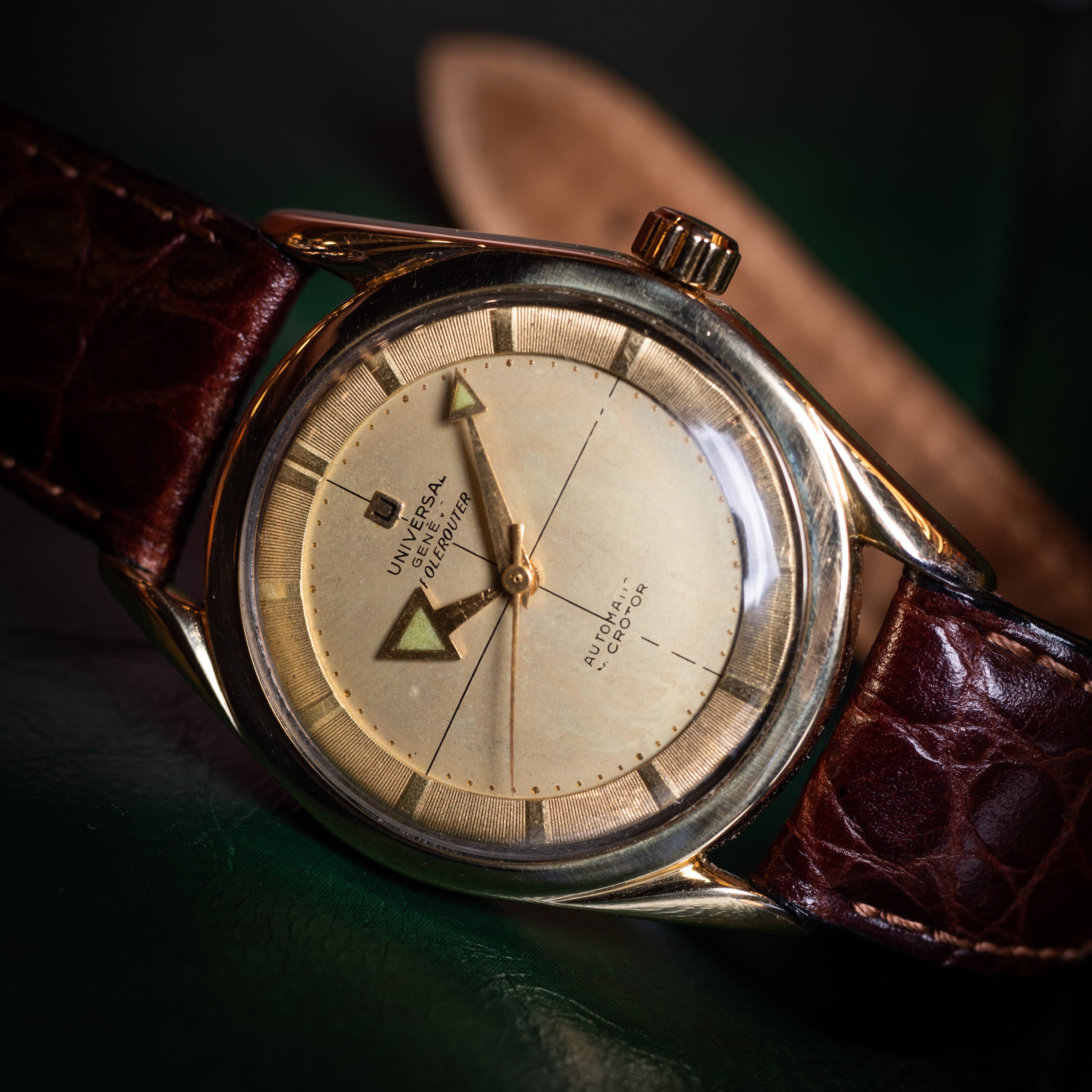 ユニバーサルジュネーブ ポールルーター アローハンド 金張り マイクロローター自動巻き