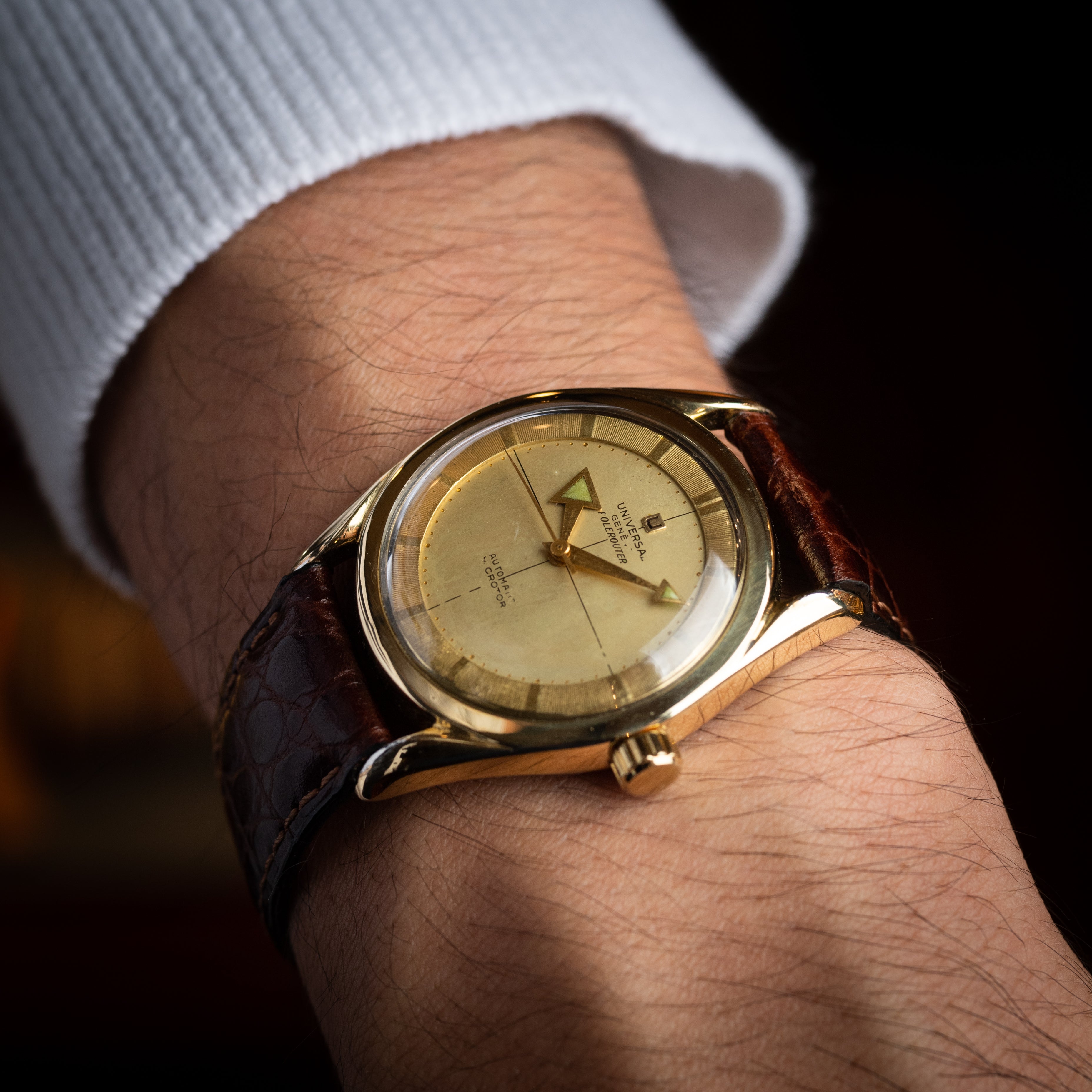 ユニバーサルジュネーブ ポールルーター アローハンド 金張り マイクロローター自動巻き