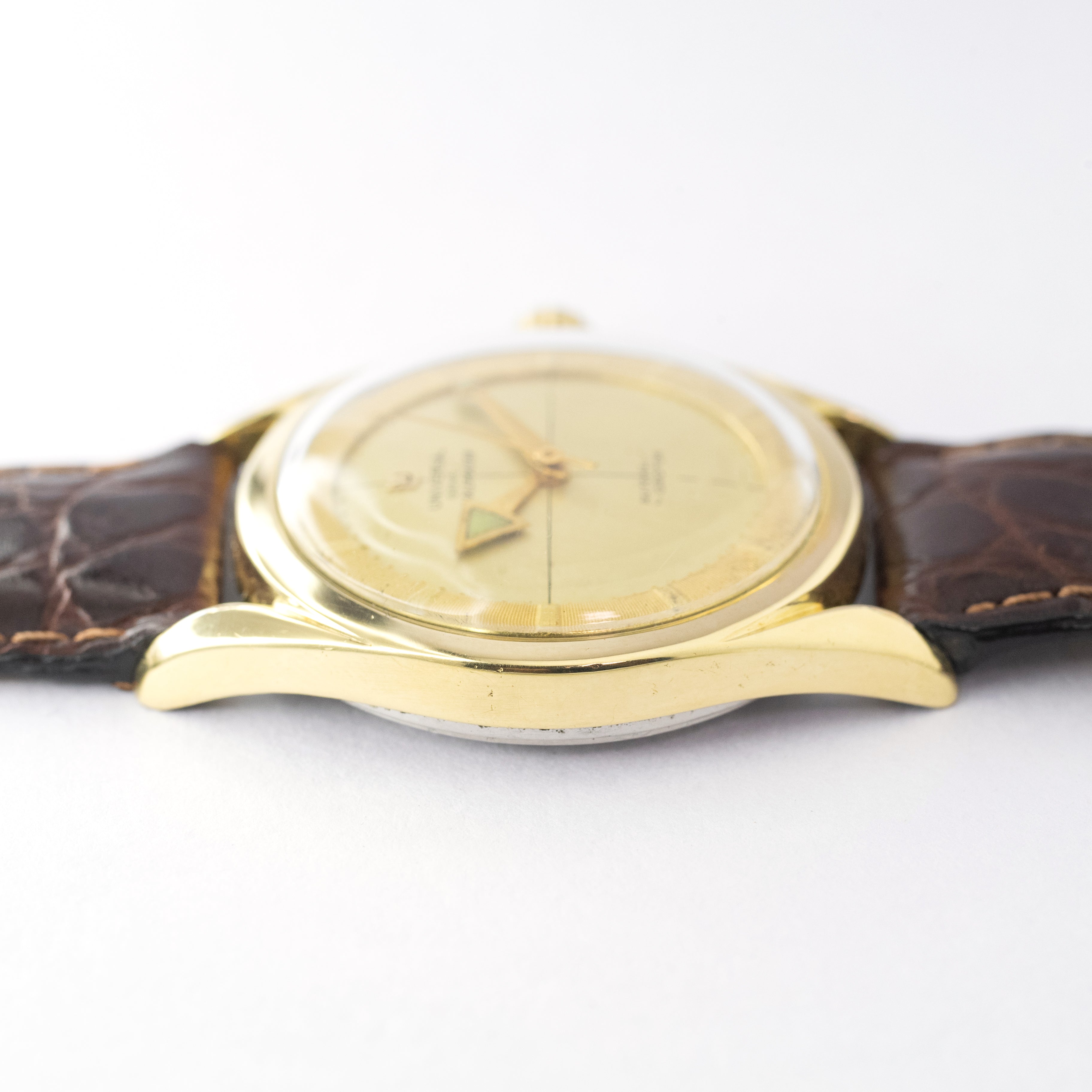 ユニバーサルジュネーブ ポールルーター アローハンド 金張り マイクロローター自動巻き