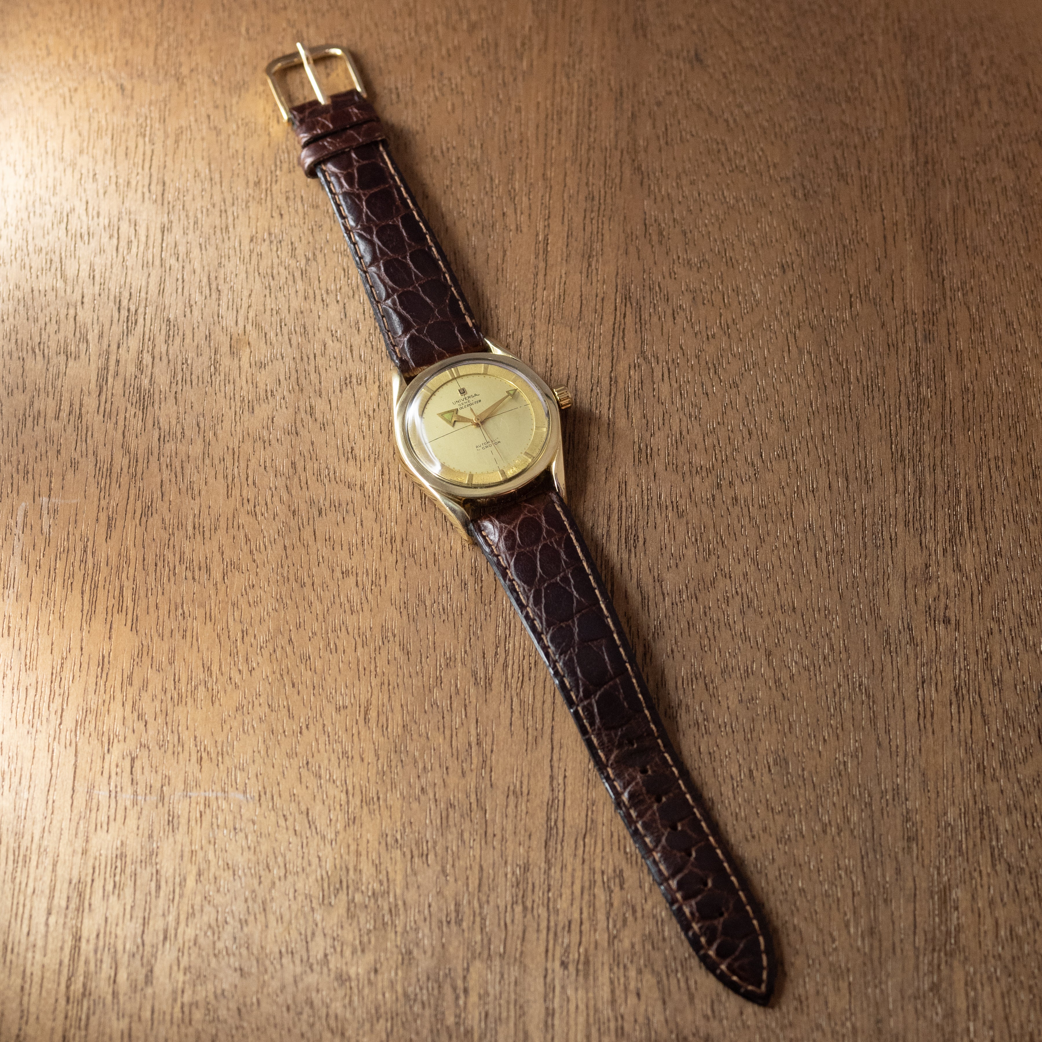 ユニバーサルジュネーブ ポールルーター アローハンド 金張り マイクロローター自動巻き