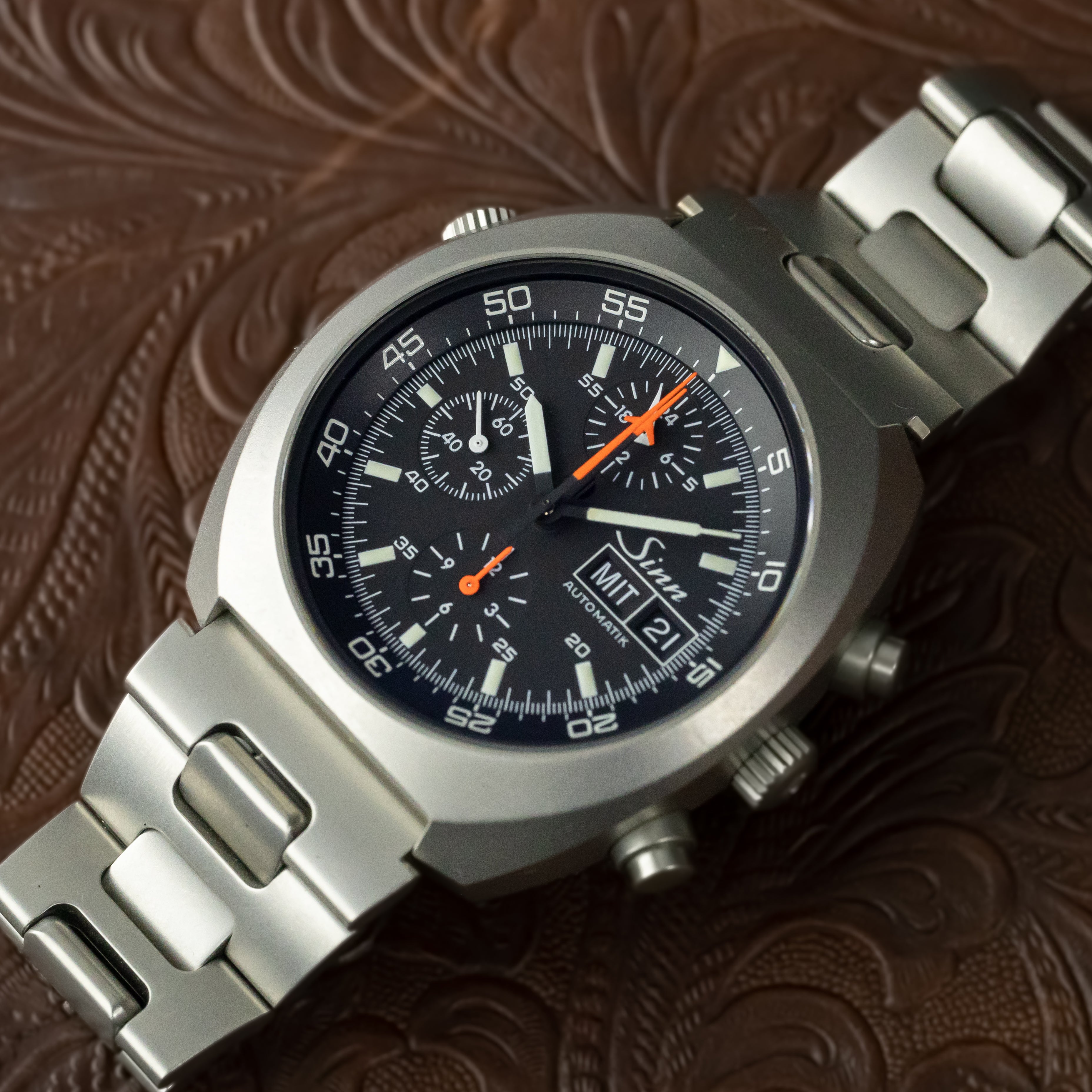 ジン 140/42D1 レマニア5100搭載自動巻きクロノグラフ 純正ブレス ドイツ語曜日 箱付き