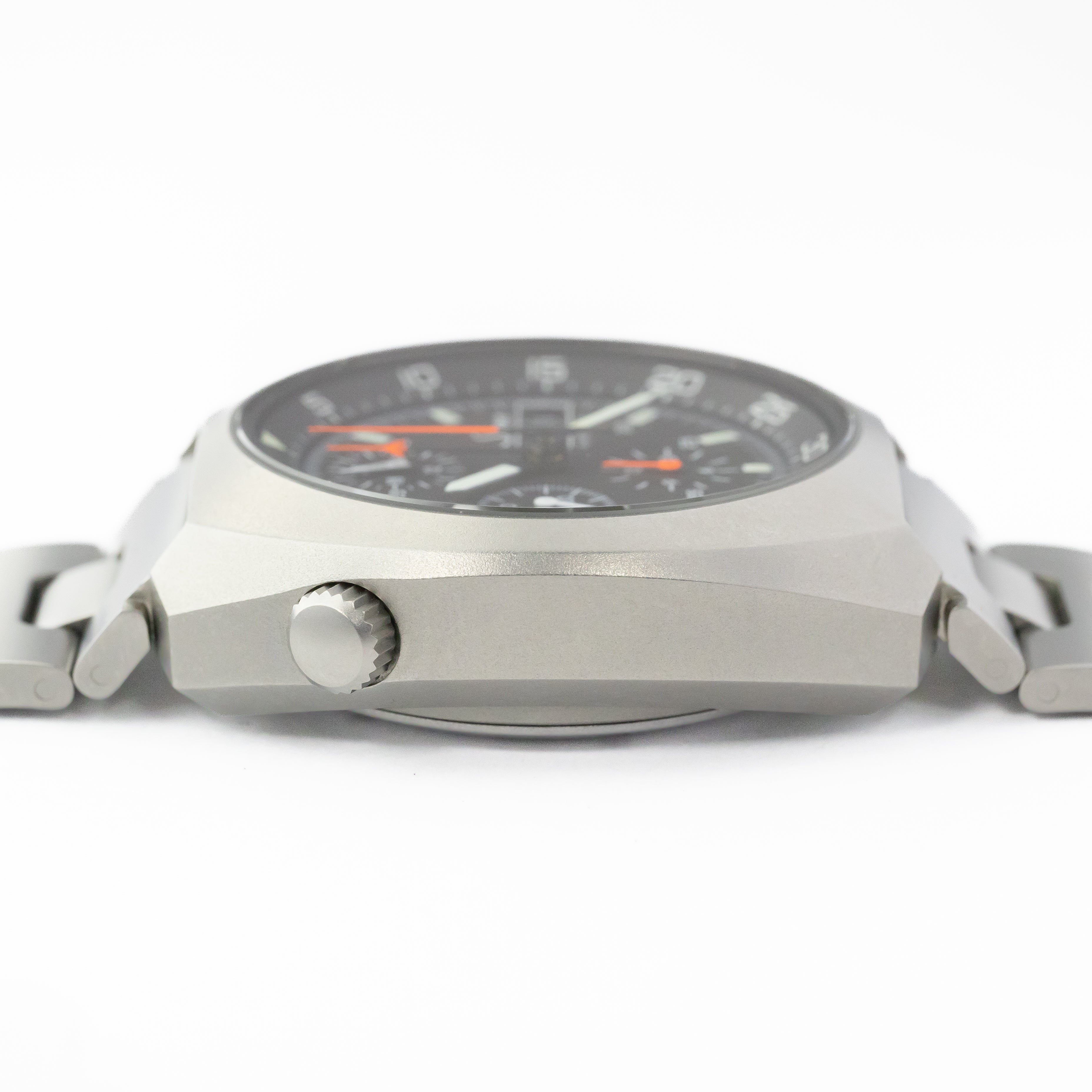 ジン 140/42D1 レマニア5100搭載自動巻きクロノグラフ 純正ブレス ドイツ語曜日 箱付き