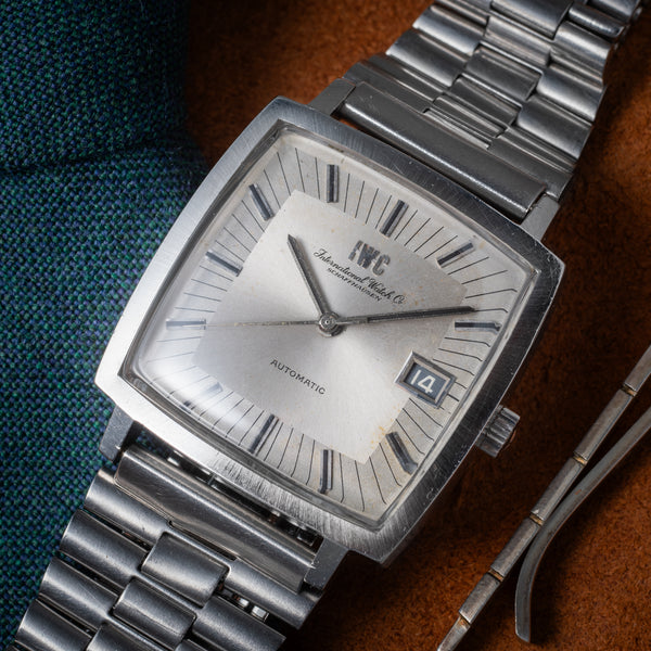 IWC スクエアオートマチック 1970年製(昭和45年製)Cal.8541B IWC スクエアオートマチック 1970年製(昭和45年製)Cal.8541B